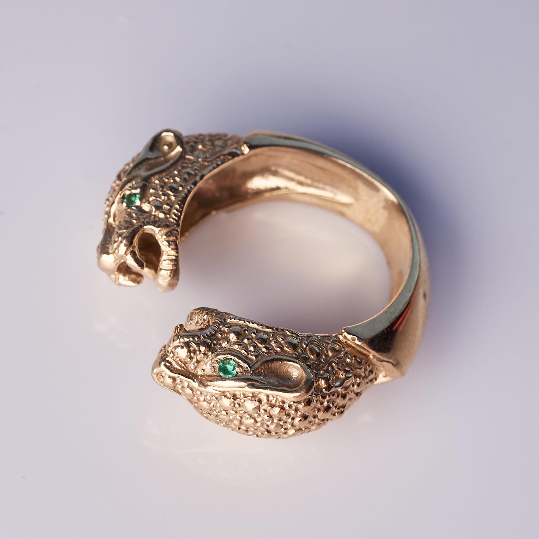 Brilliant Cut Emerald Double head Jaguar Ring For Sale