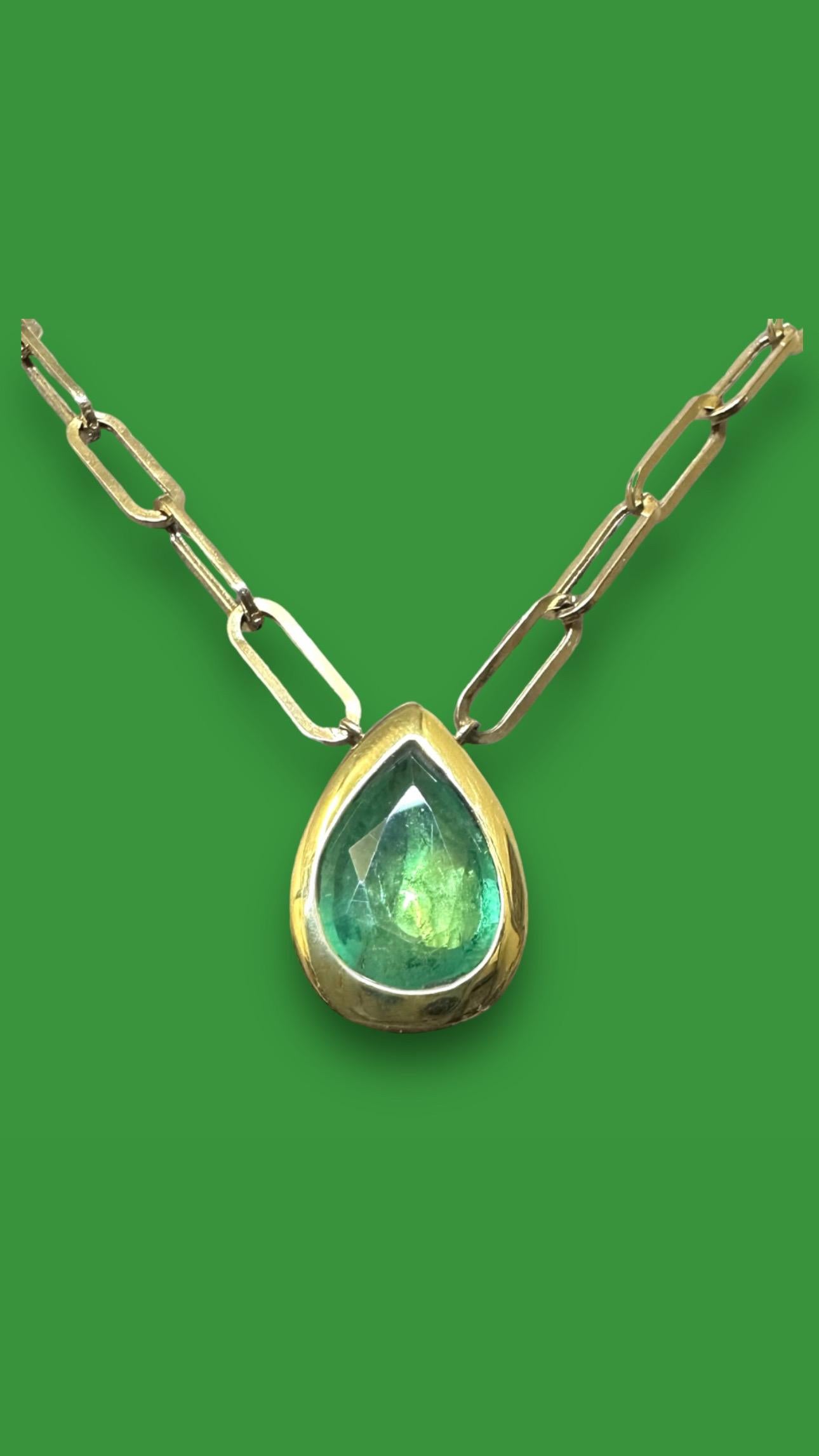 Emerald Drop Pear Shape 2.7 Carats Paper Clip Necklace For Sale 7