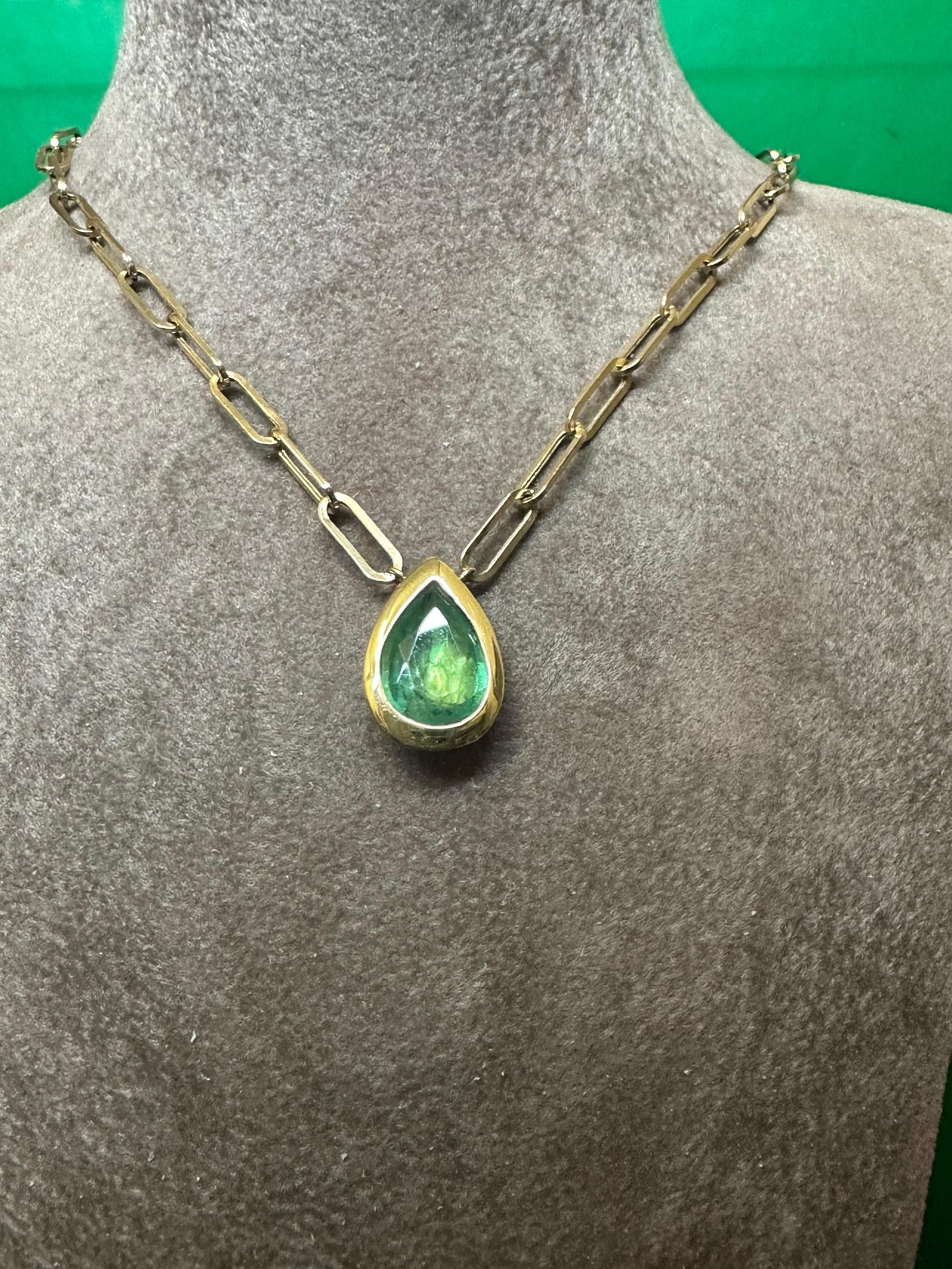 Emerald Drop Pear Shape 2.7 Carats Paper Clip Necklace For Sale 5