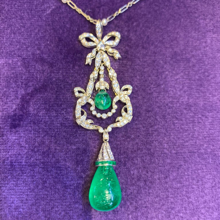 Emerald Drop Pendant Necklace For Sale at 1stDibs