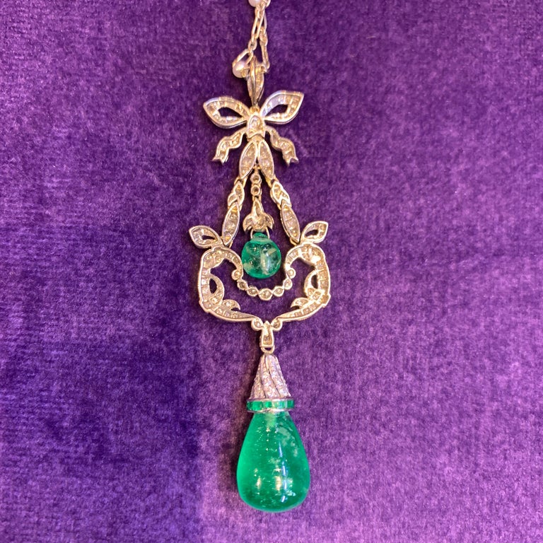 Emerald Drop Pendant Necklace For Sale at 1stDibs