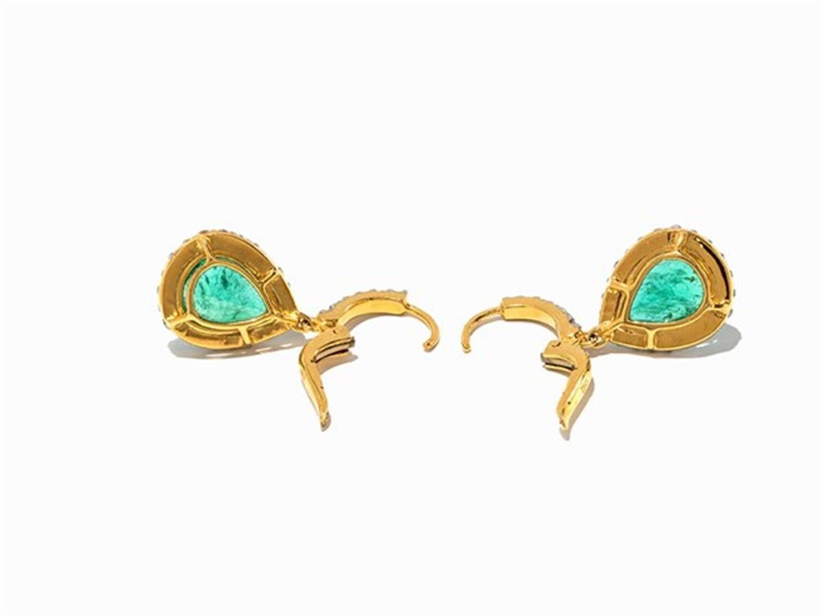 Late Victorian Emerald Drops and Diamonds Earring in 18 Karat Yellow Gold