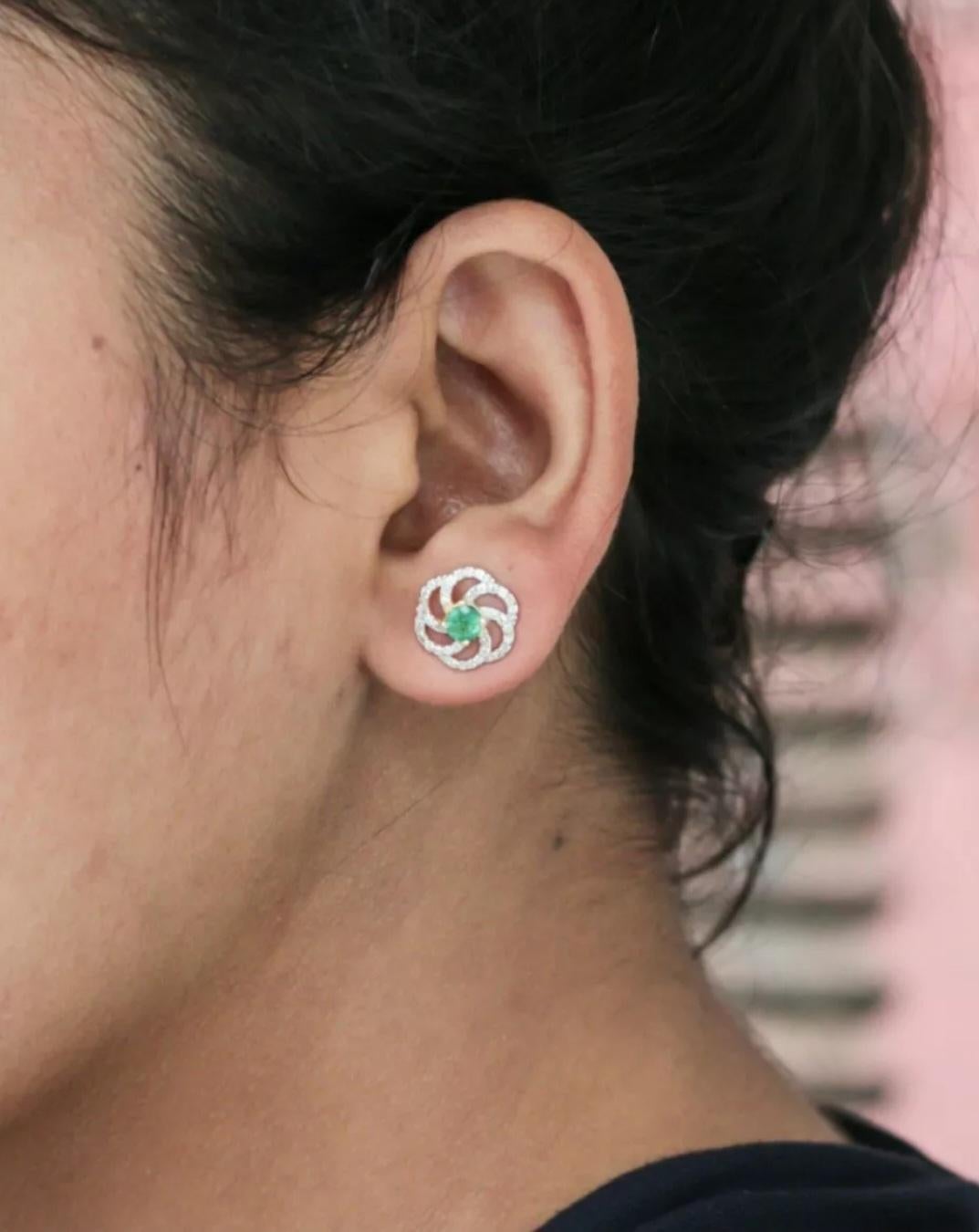 Women's or Men's Emerald Earring 14K Solid Gold Diamond Stud Earring For Women Christmas Gift. For Sale