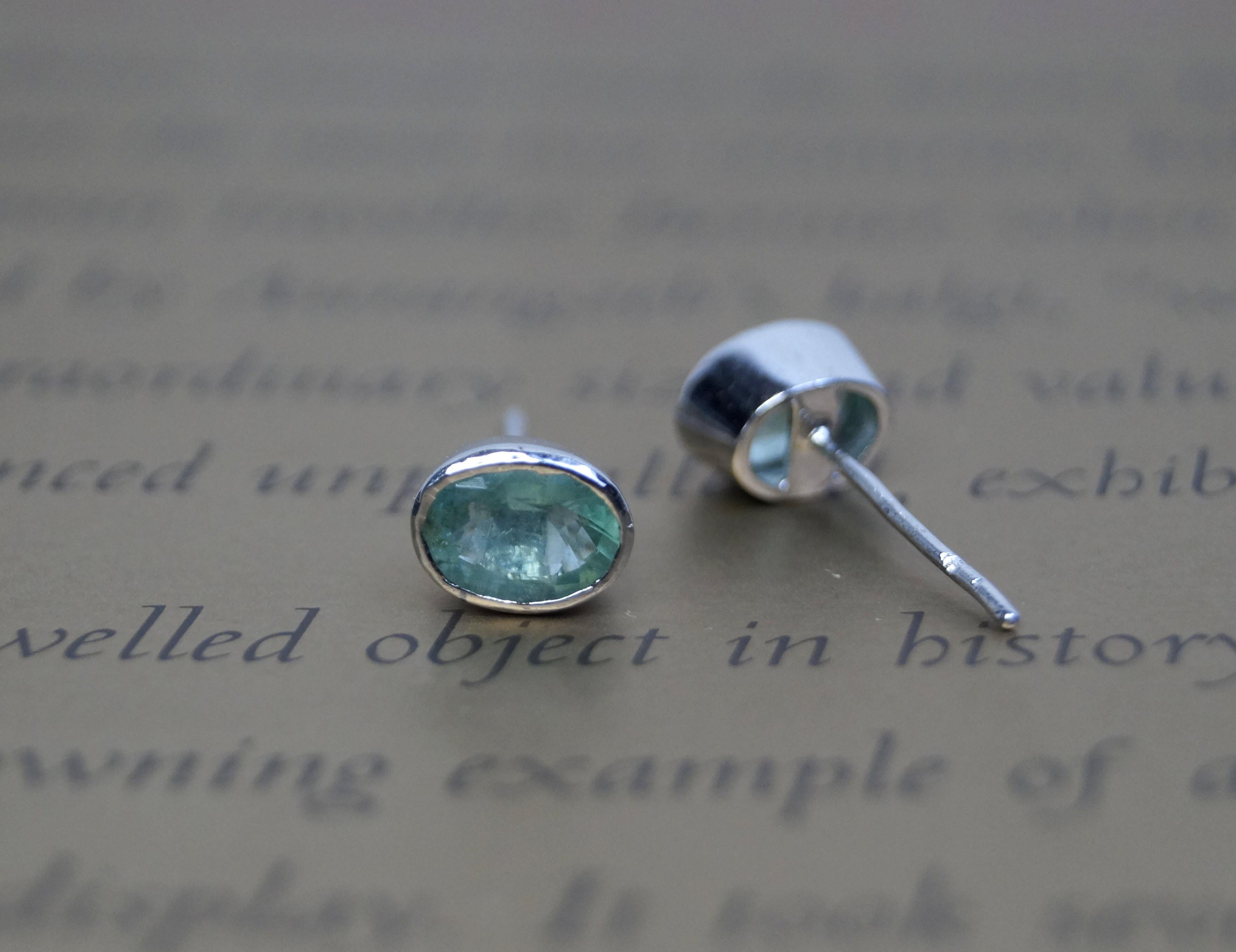 Art déco Boucles d'oreilles en argent sterling 925 avec meraude certifie 3,10 carats en vente