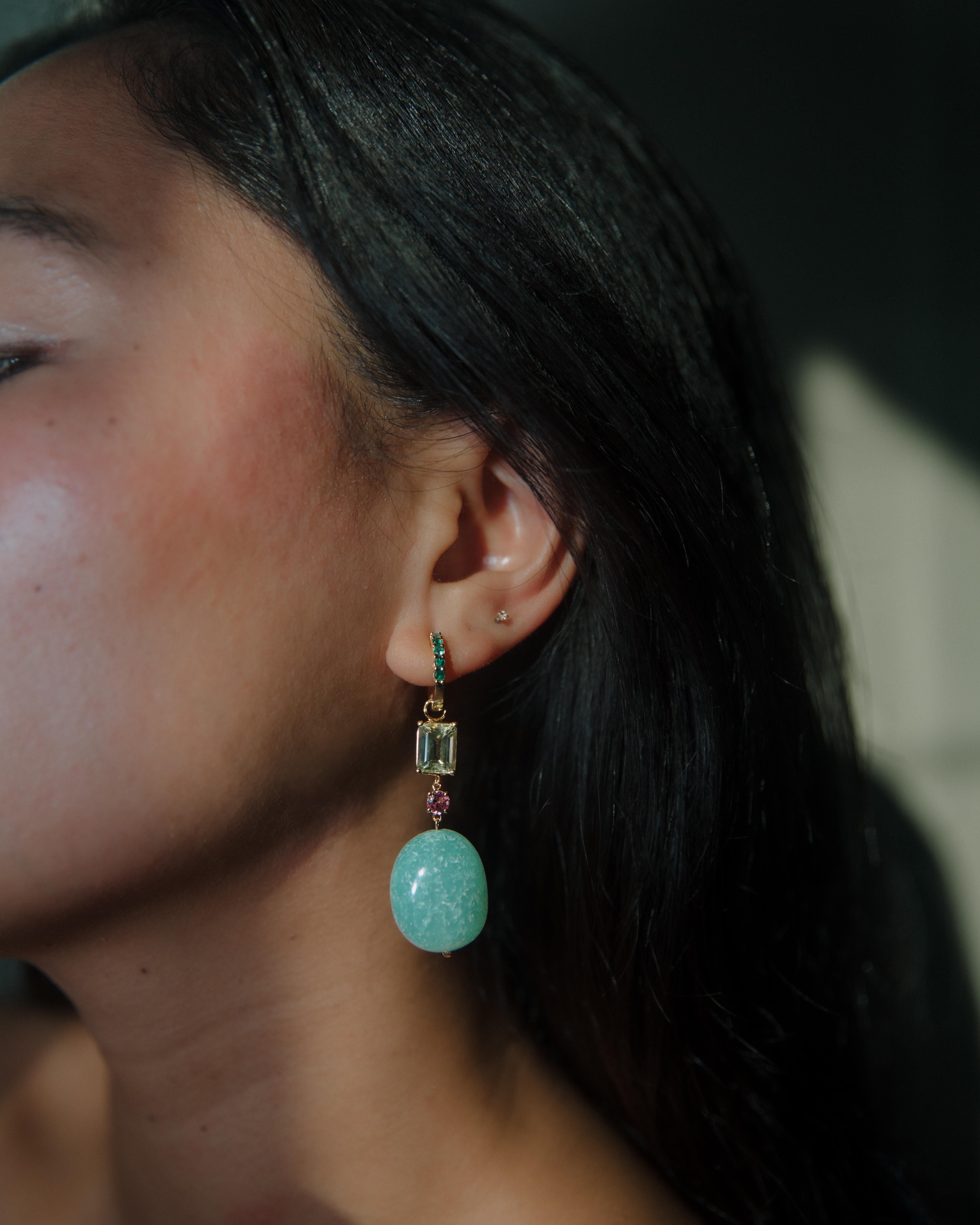 Round Cut Emerald Earring with a heated Chalcedony Drop  For Sale