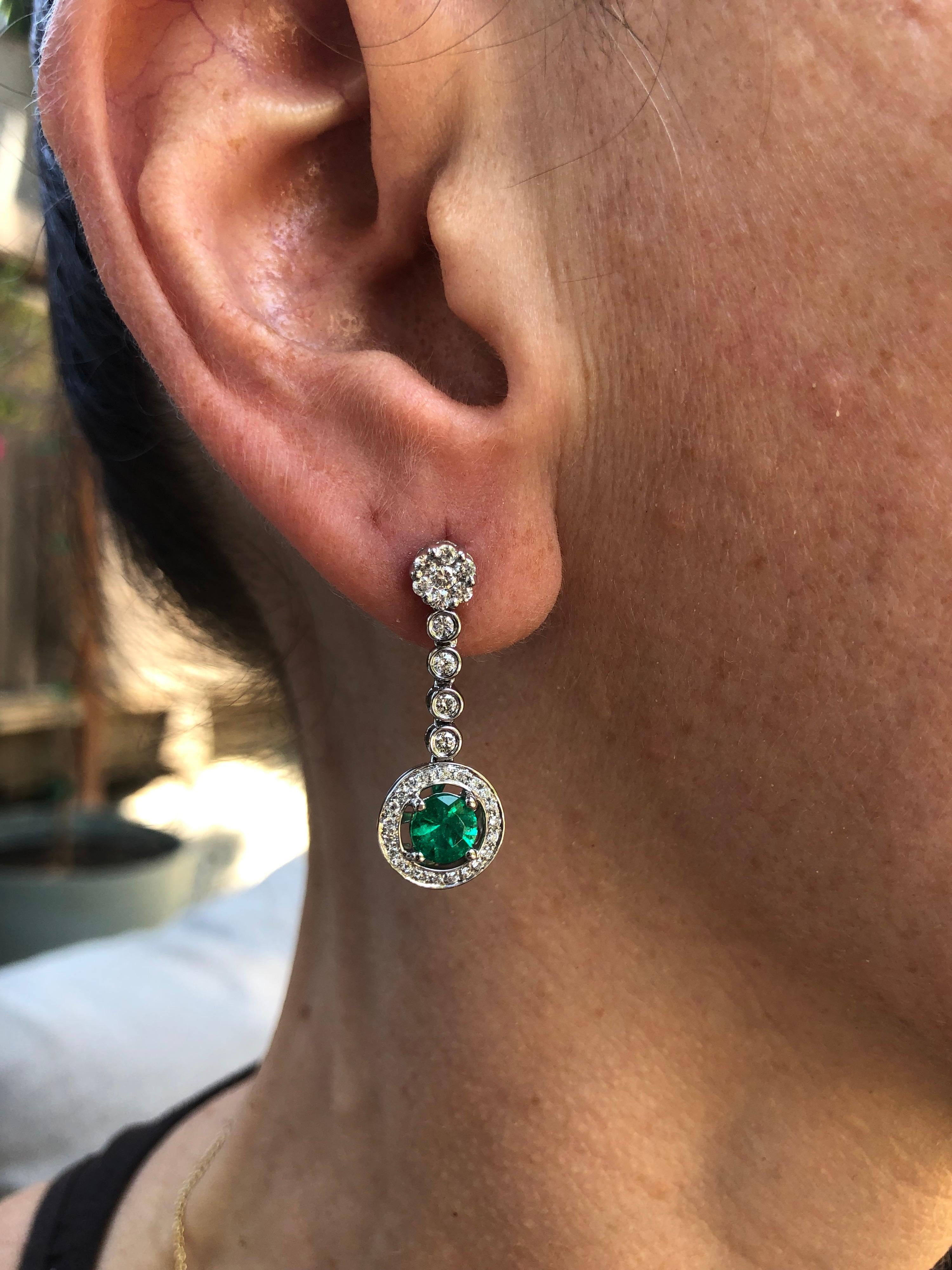 Contemporary Emerald Earrings 0.98 Carats Round
