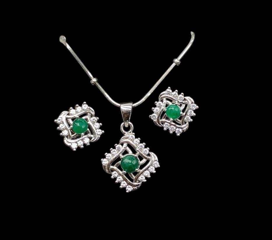 Emerald Earrings & Necklace Pendant Gemstones 925 Silver Jewelry Set 1.5 Ct-Swat In New Condition For Sale In Peshawar, PK
