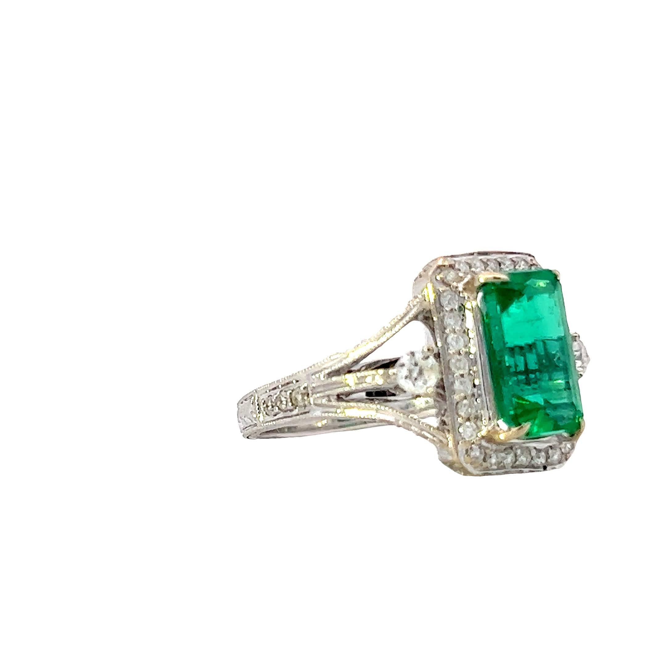 Emerald elegance diamond ring In New Condition For Sale In Great Neck Plaza, NY