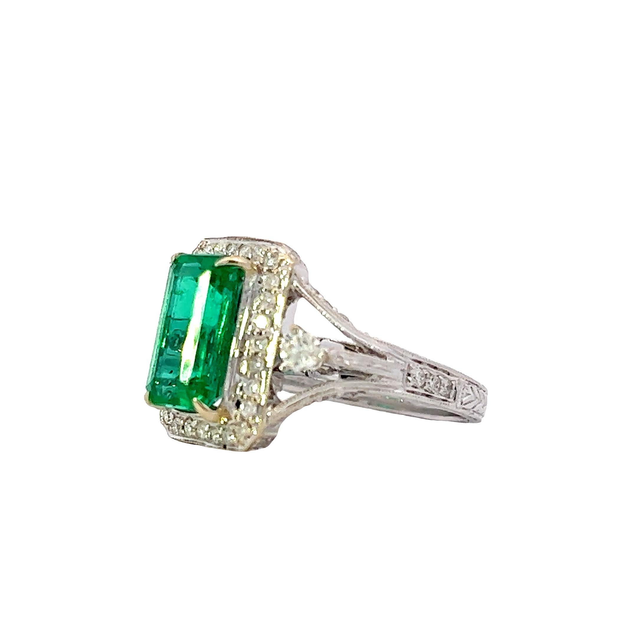 Women's Emerald elegance diamond ring For Sale