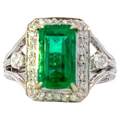 Emerald elegance diamond ring