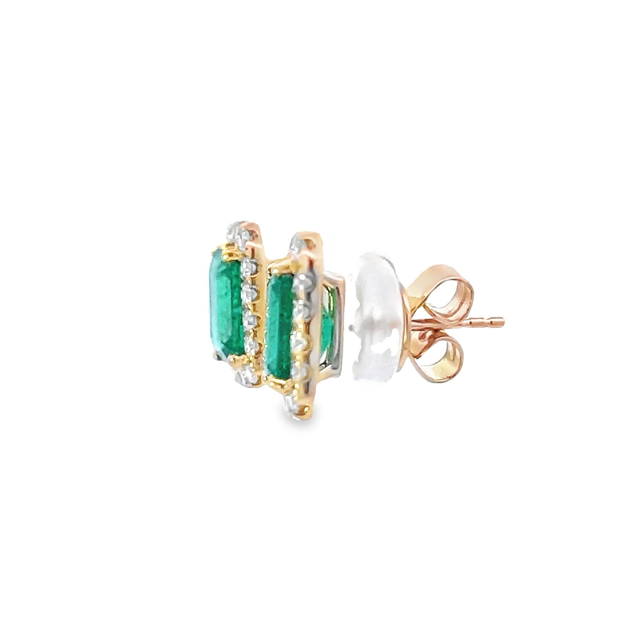 Emerald Elegance Earrings In New Condition For Sale In Great Neck Plaza, NY