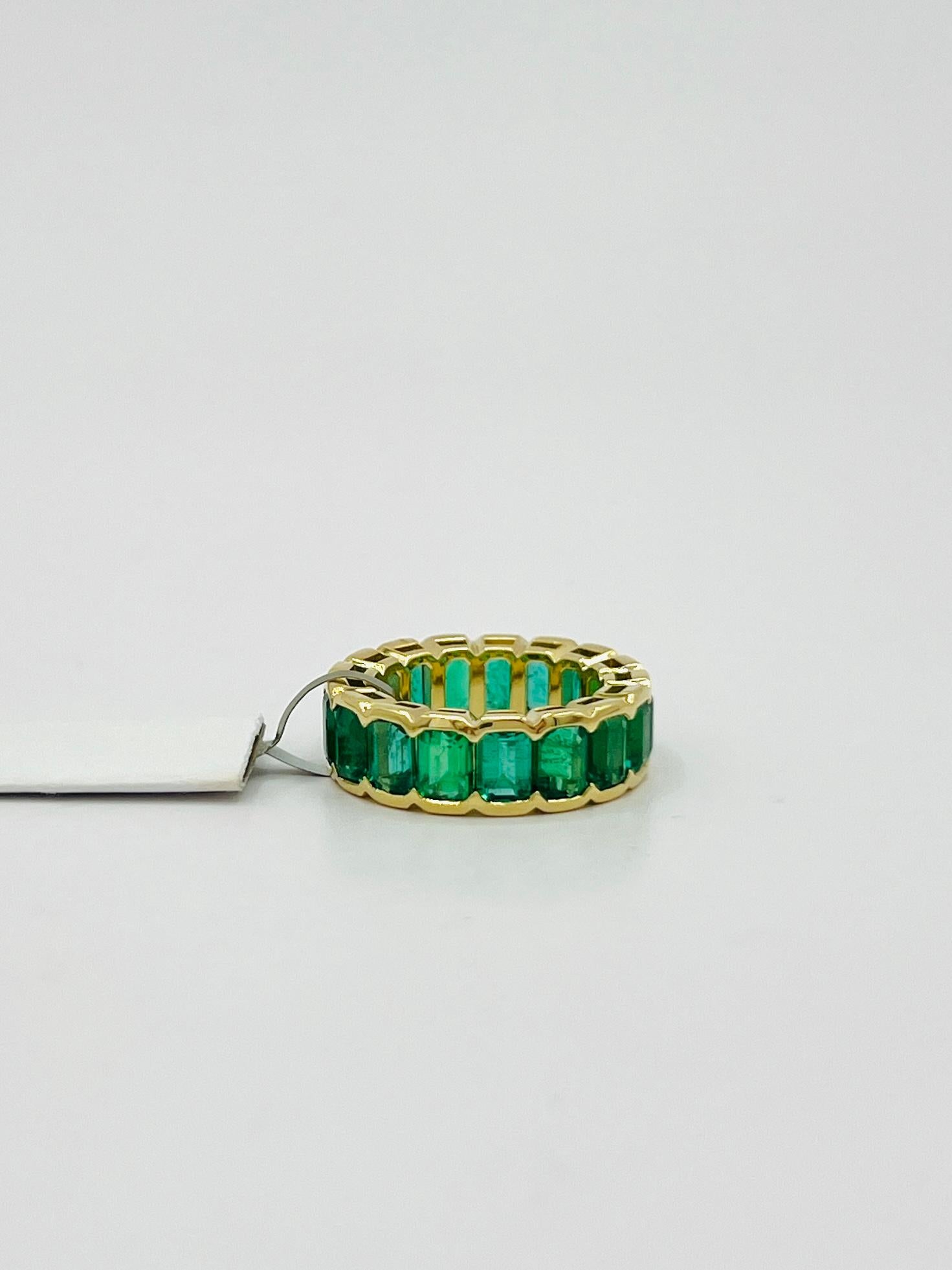 Emerald Emerald Cut Eternity Band Ring in 18K Yellow Gold For Sale 2