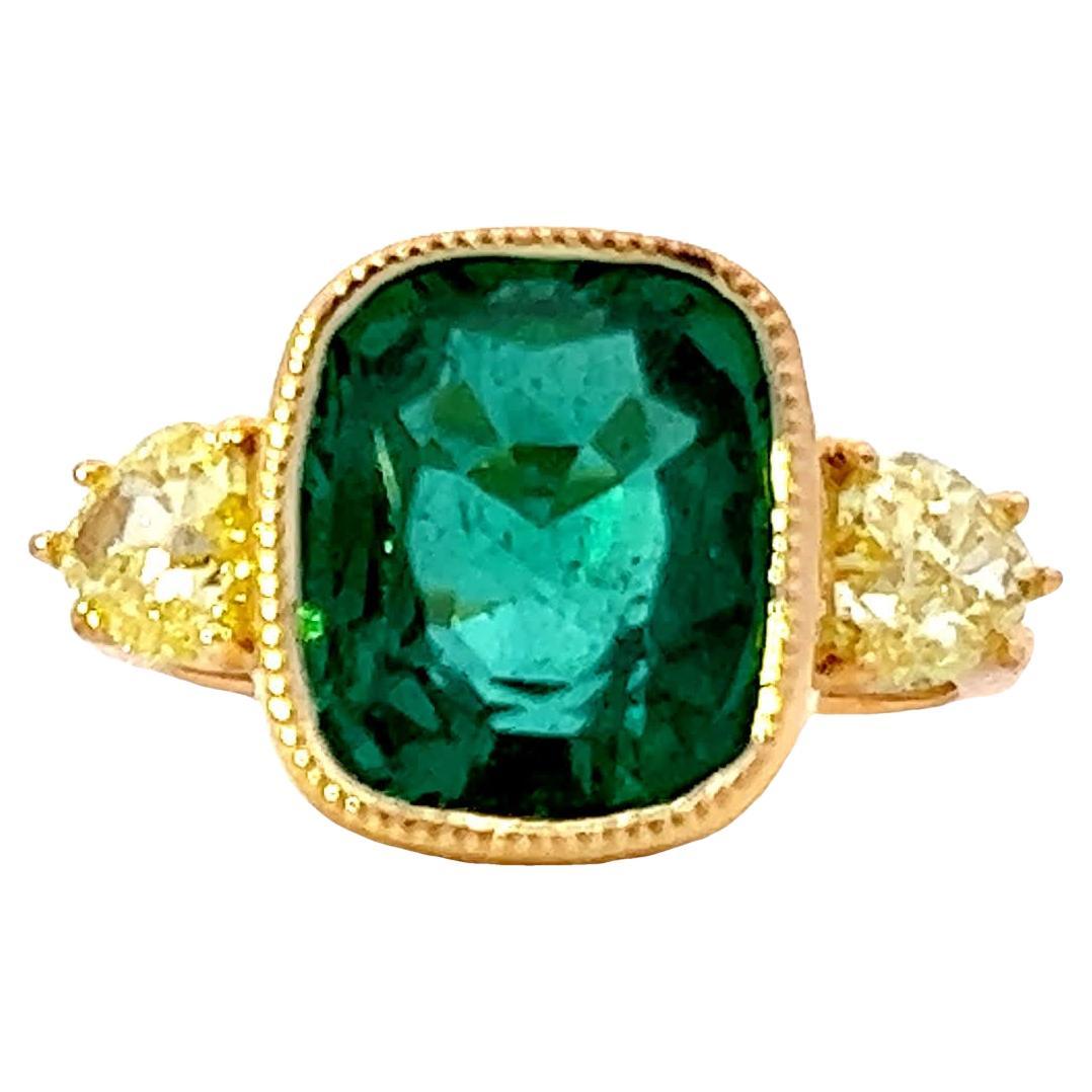 Smaragdverzauberter Diamantring im Angebot