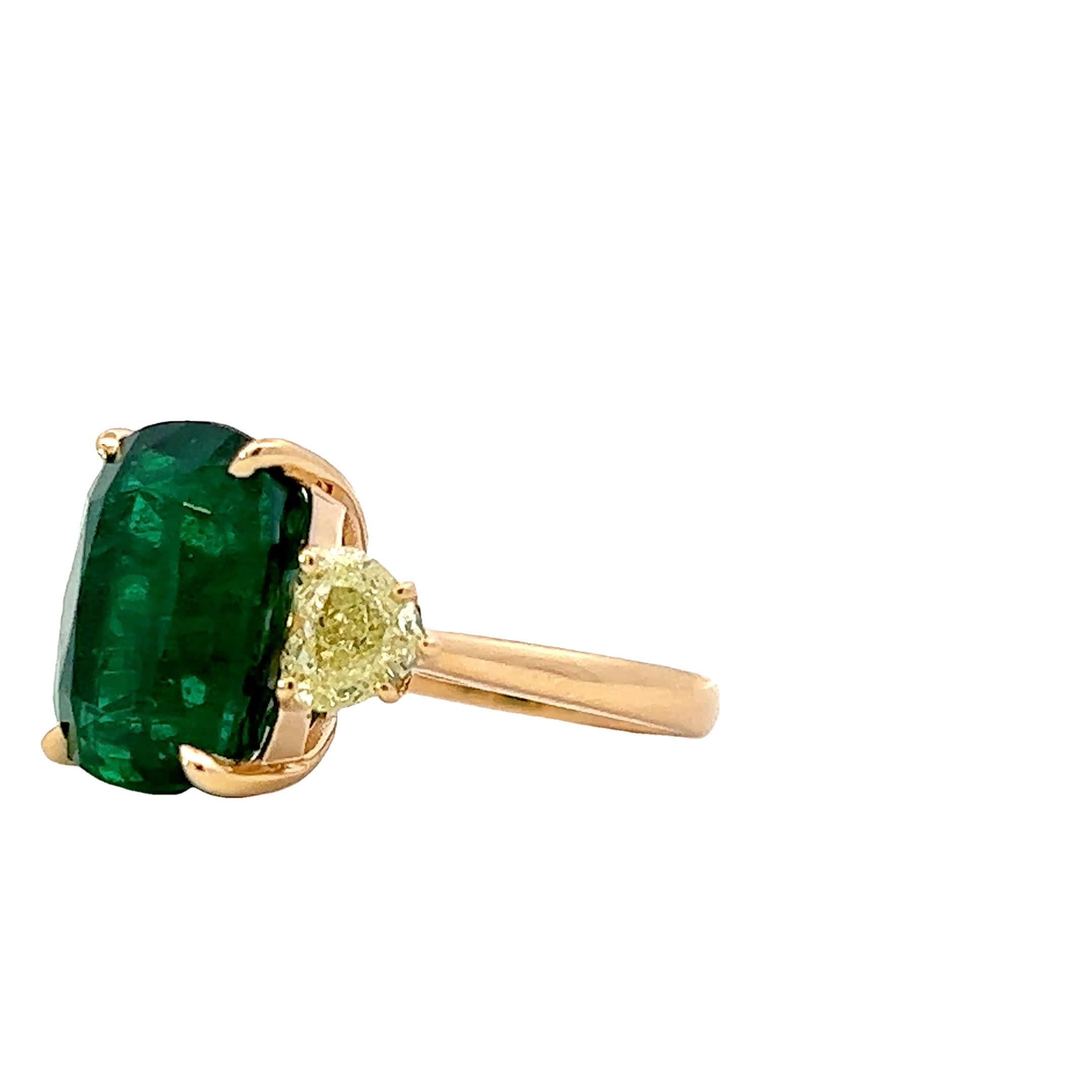 Ring mit Smaragdverzauberung im Zustand „Neu“ im Angebot in Great Neck Plaza, NY