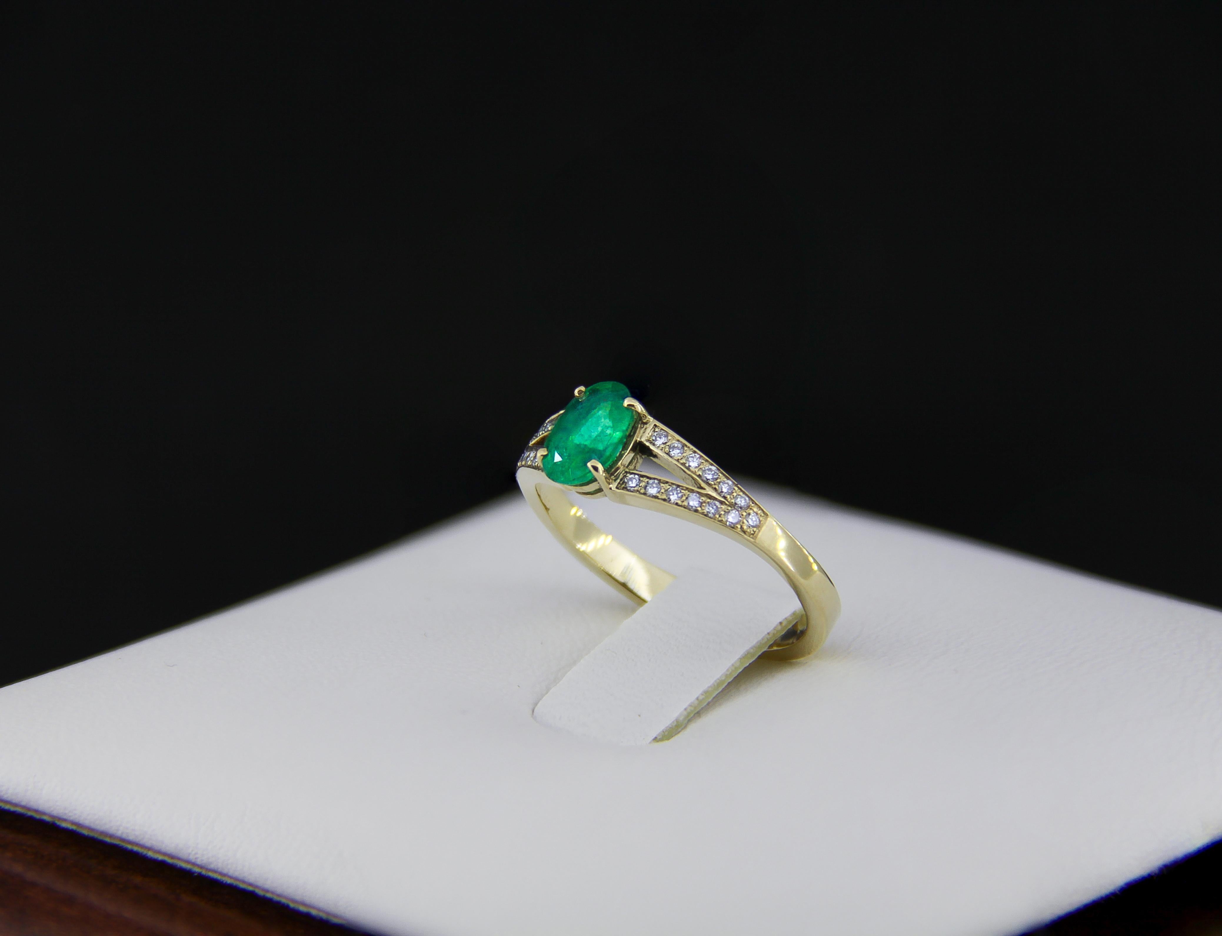 For Sale:  Emerald engagement 14k gold ring 10