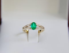 Emerald engagement 14k gold ring