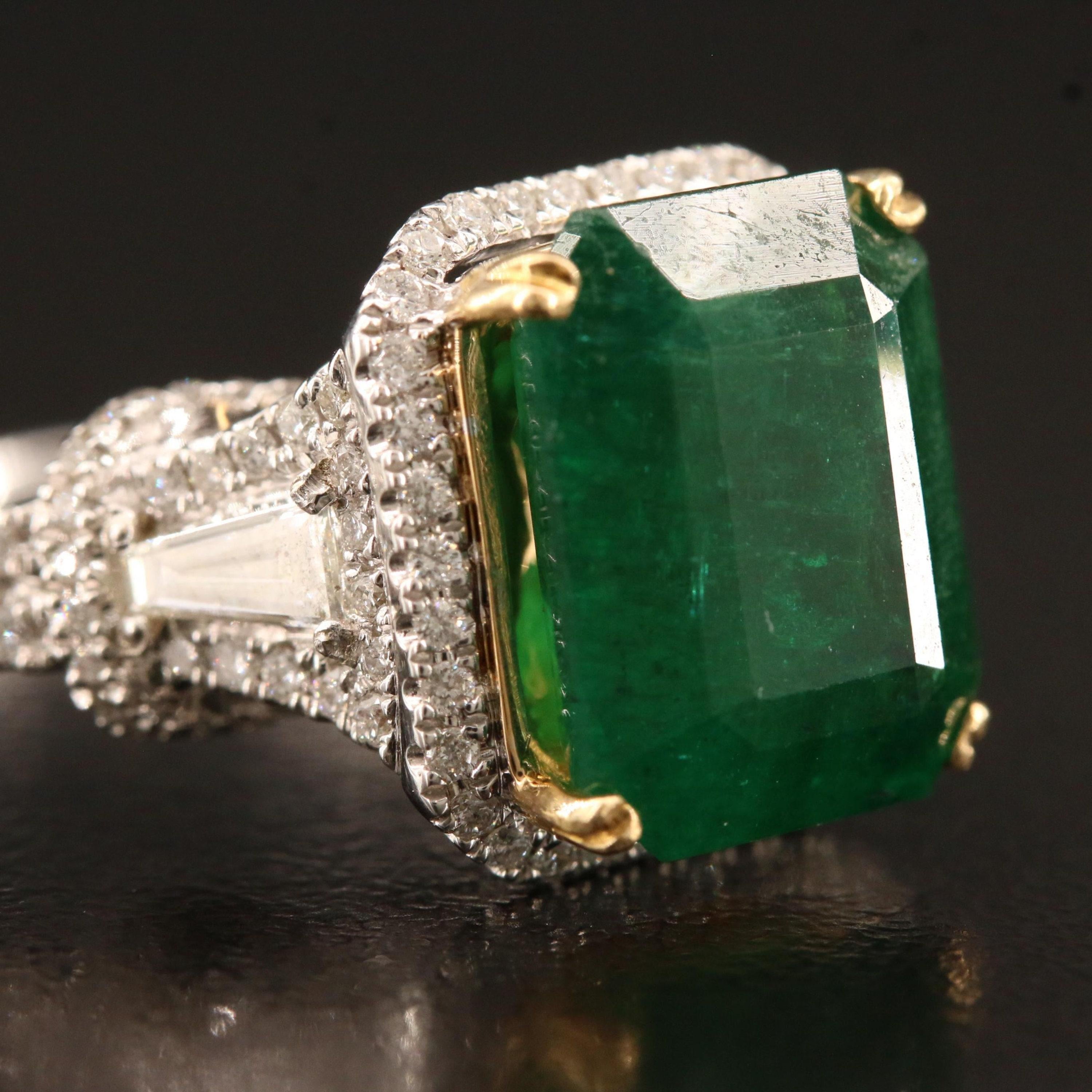 For Sale:  Art Deco 6 CT Natural Emerald Diamond Engagement Ring in 18K Gold, Cocktail Ring 6