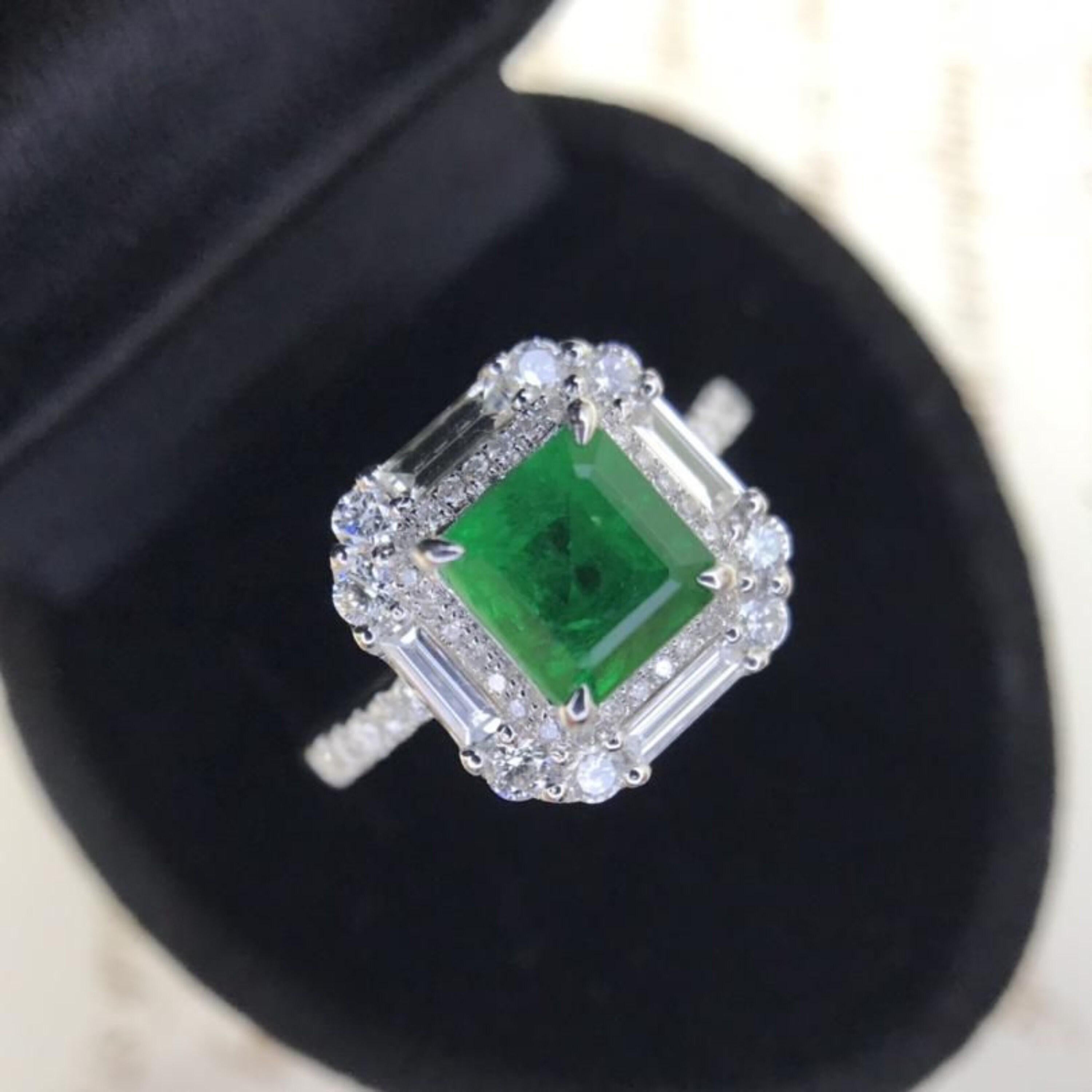 En vente :  Bague de fiançailles émeraude ancienne halo, bague de mariage émeraude naturelle 5