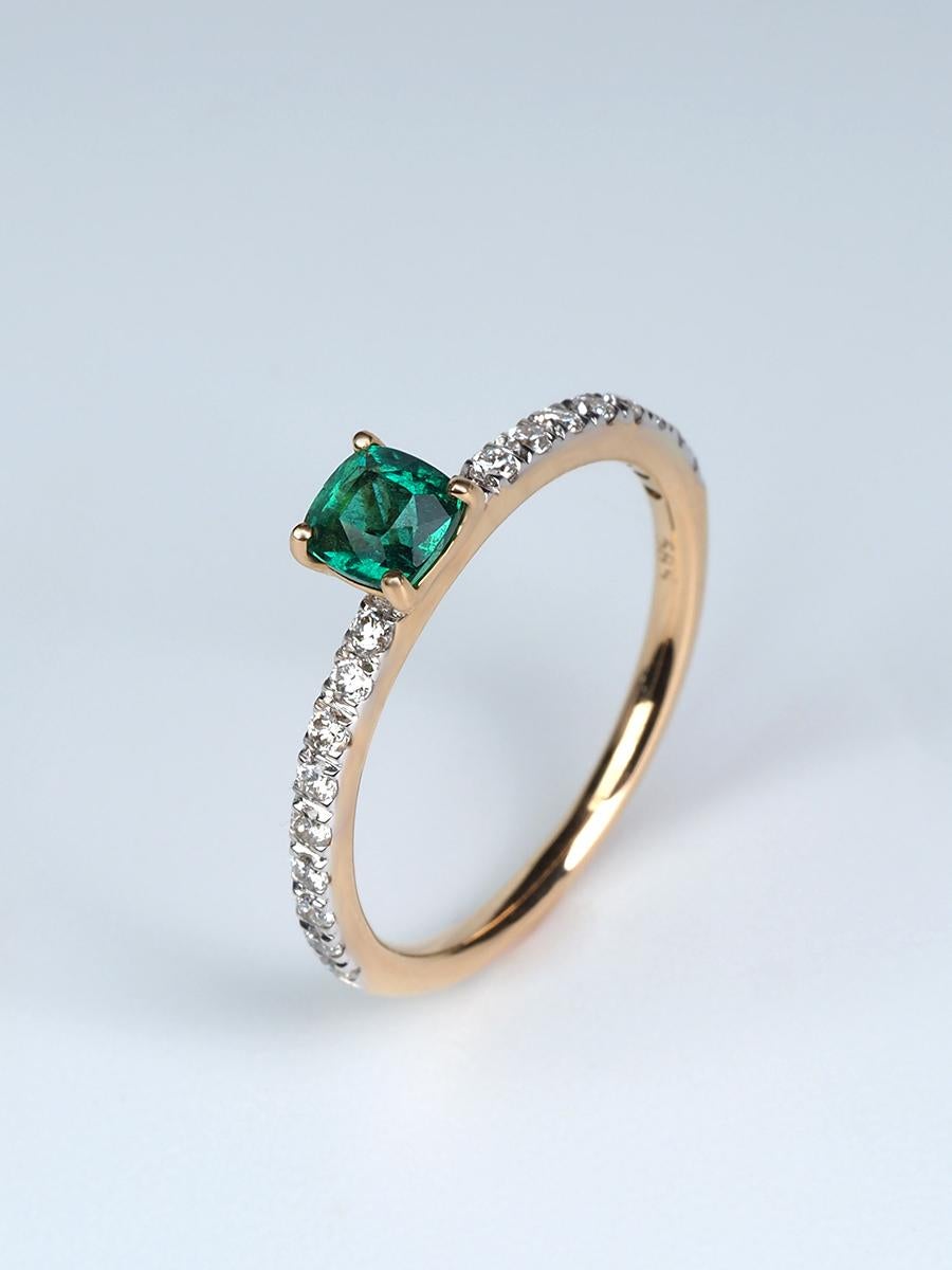 Women's or Men's Emerald engagement ring yellow gold certified green beryl For Sale