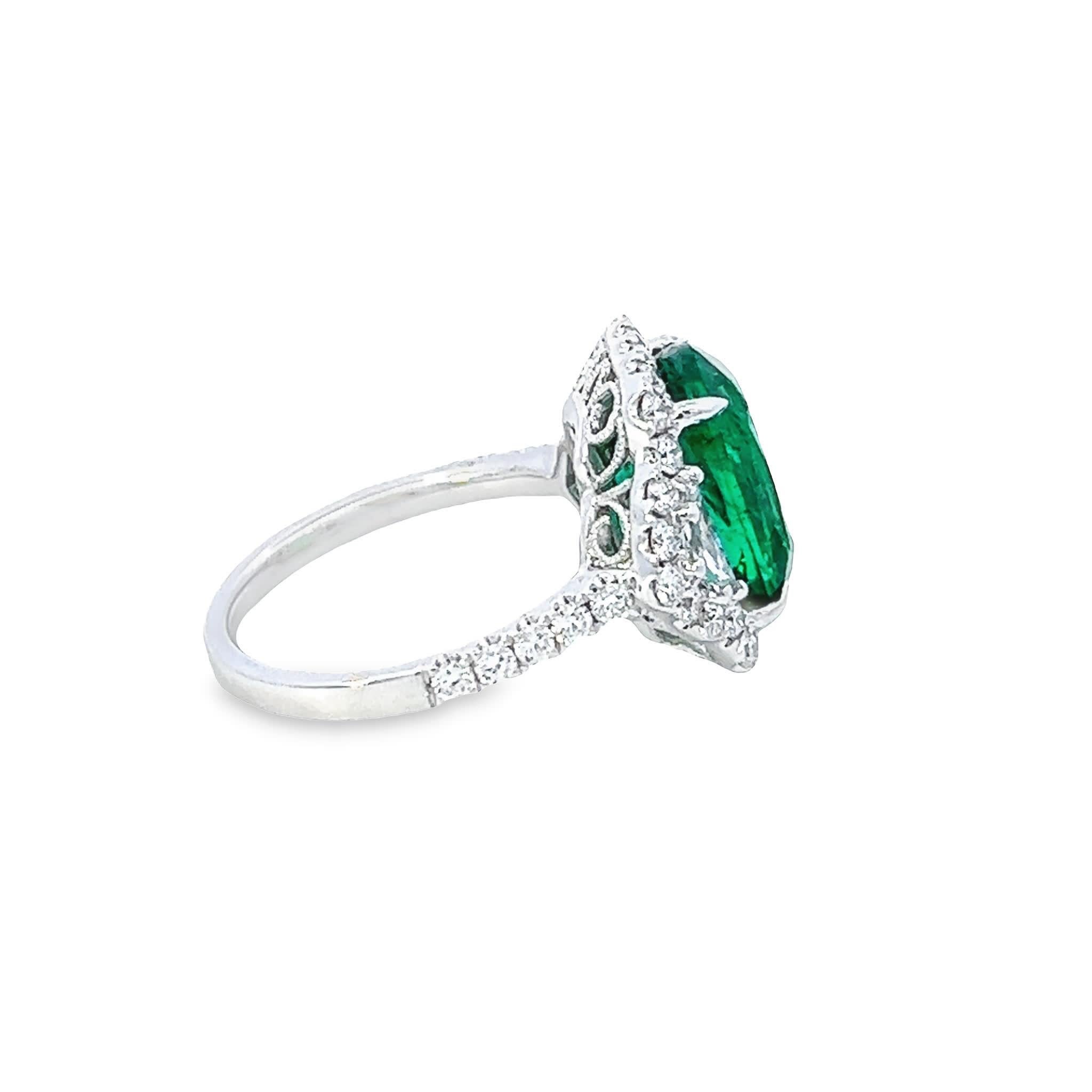Emerald envy diamond ring For Sale 1