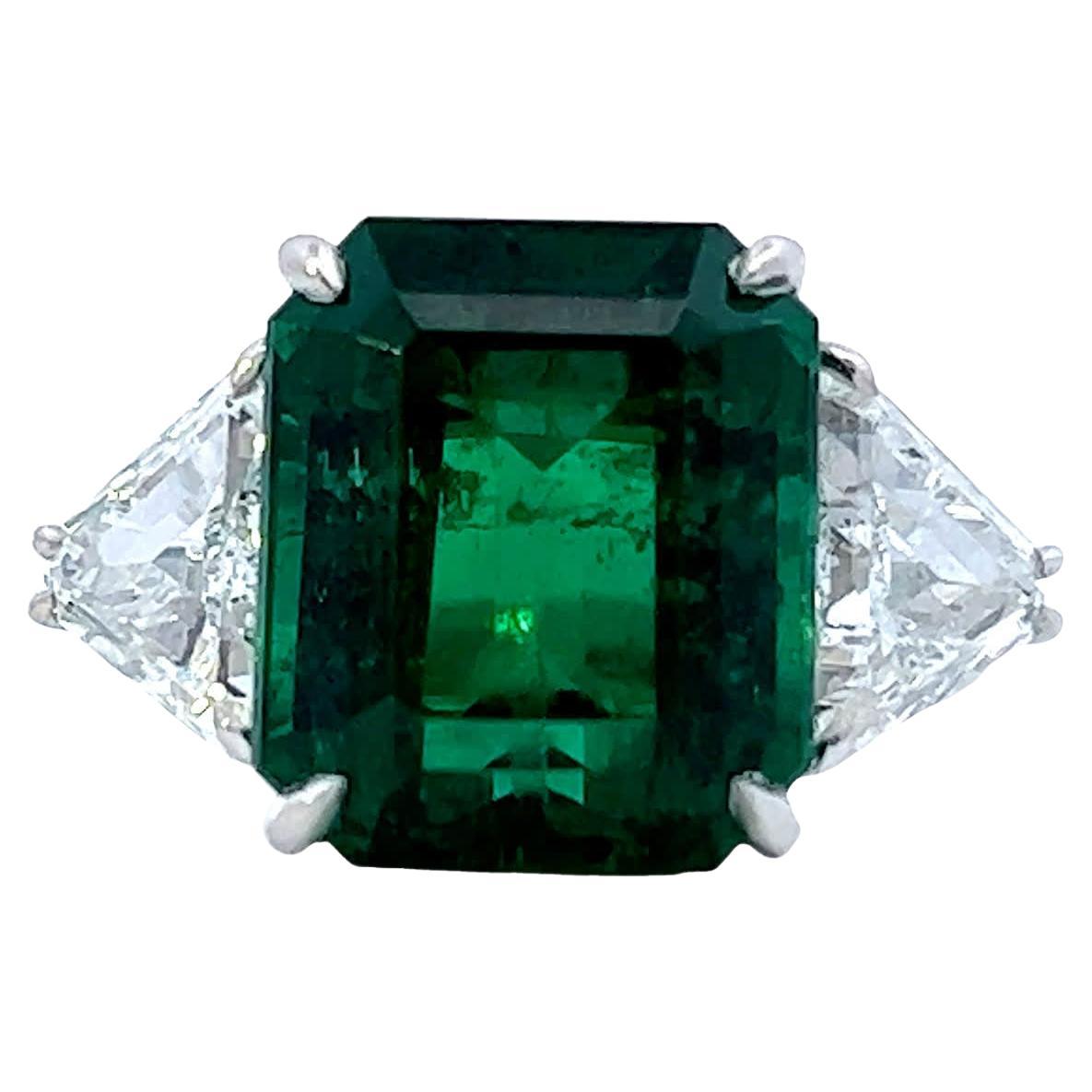 Emerald envy diamond ring