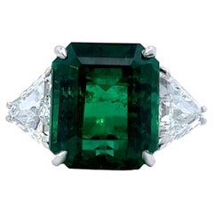 Emerald envy diamond ring