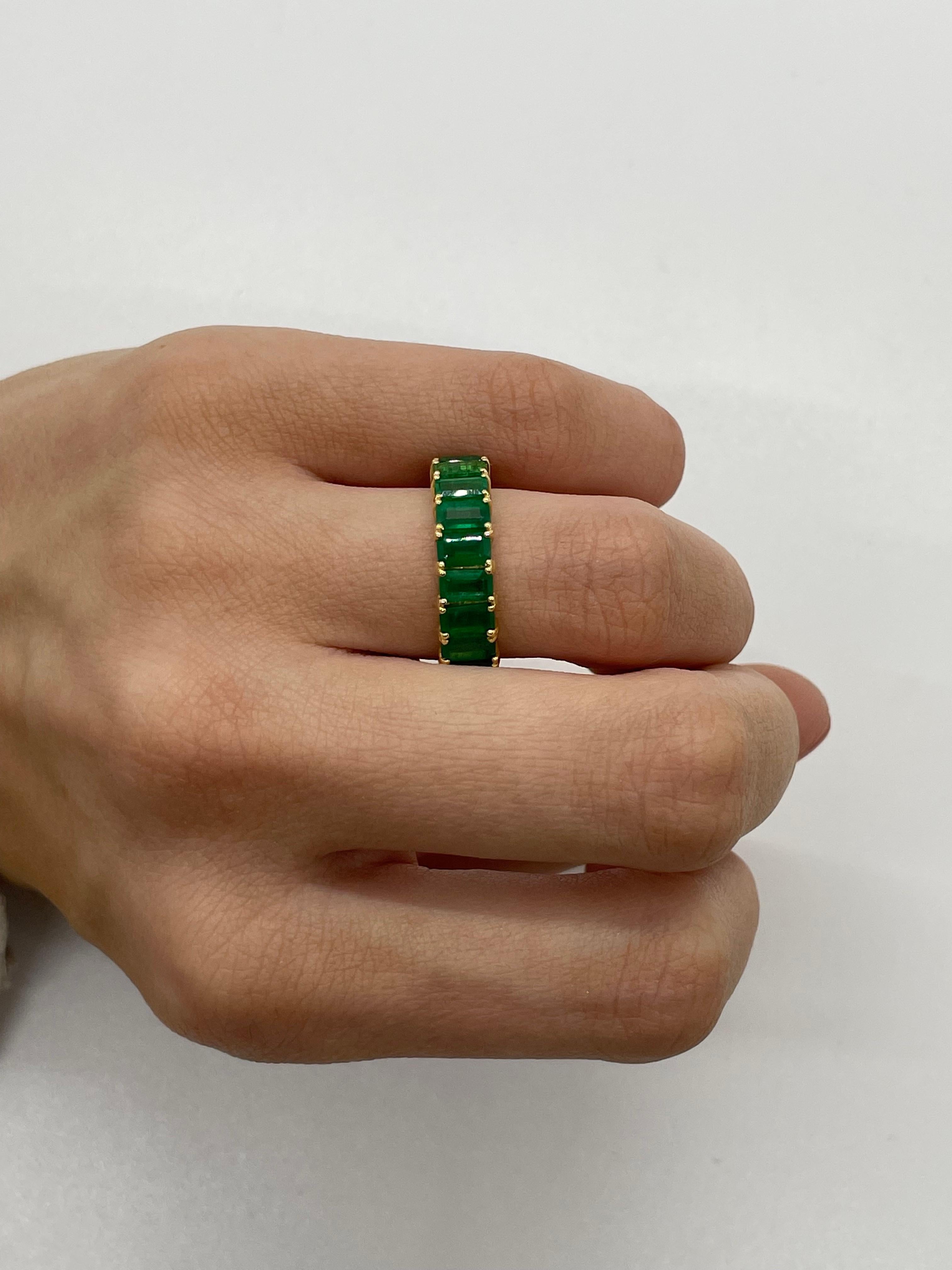 For Sale:  Emerald Eternity Band in 18K Yellow Gold 4