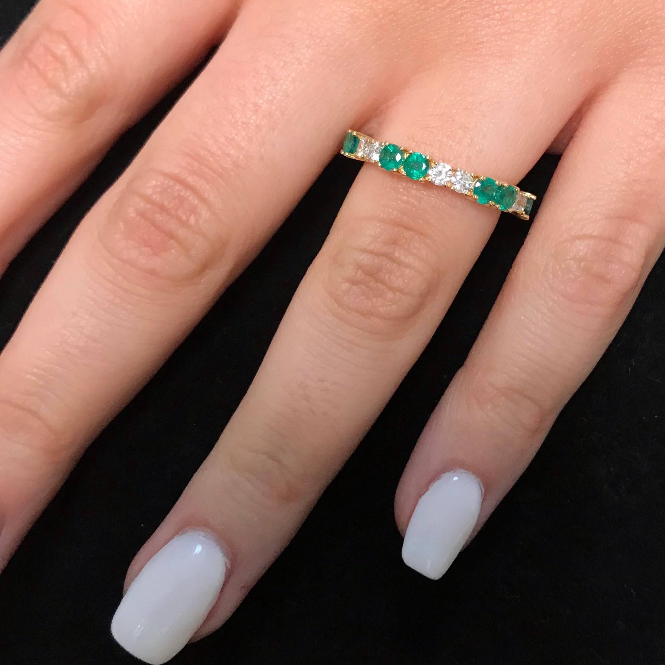 Emerald Eternity Band in Yellow Gold In New Condition In GREAT NECK, NY