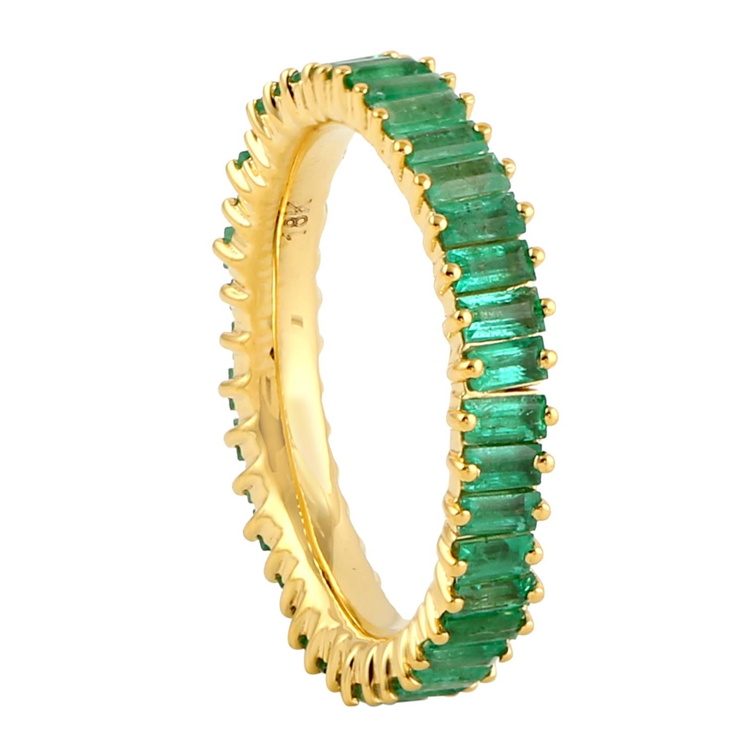 Contemporary Emerald Eternity Band Ring Made In 18k Yellow Gold For Sale