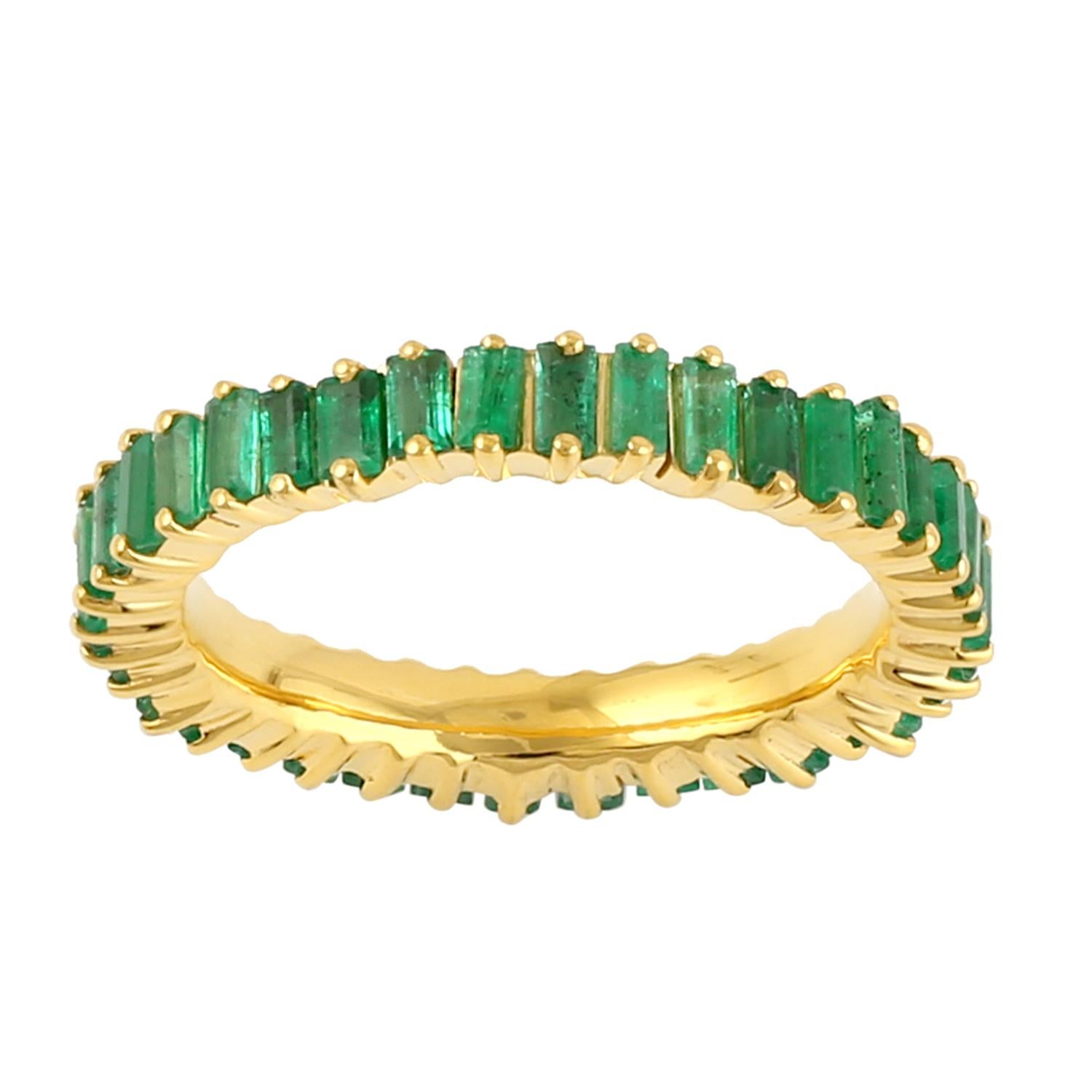 Artisan Emerald Eternity Band Ring Made In 18k Yellow Gold For Sale