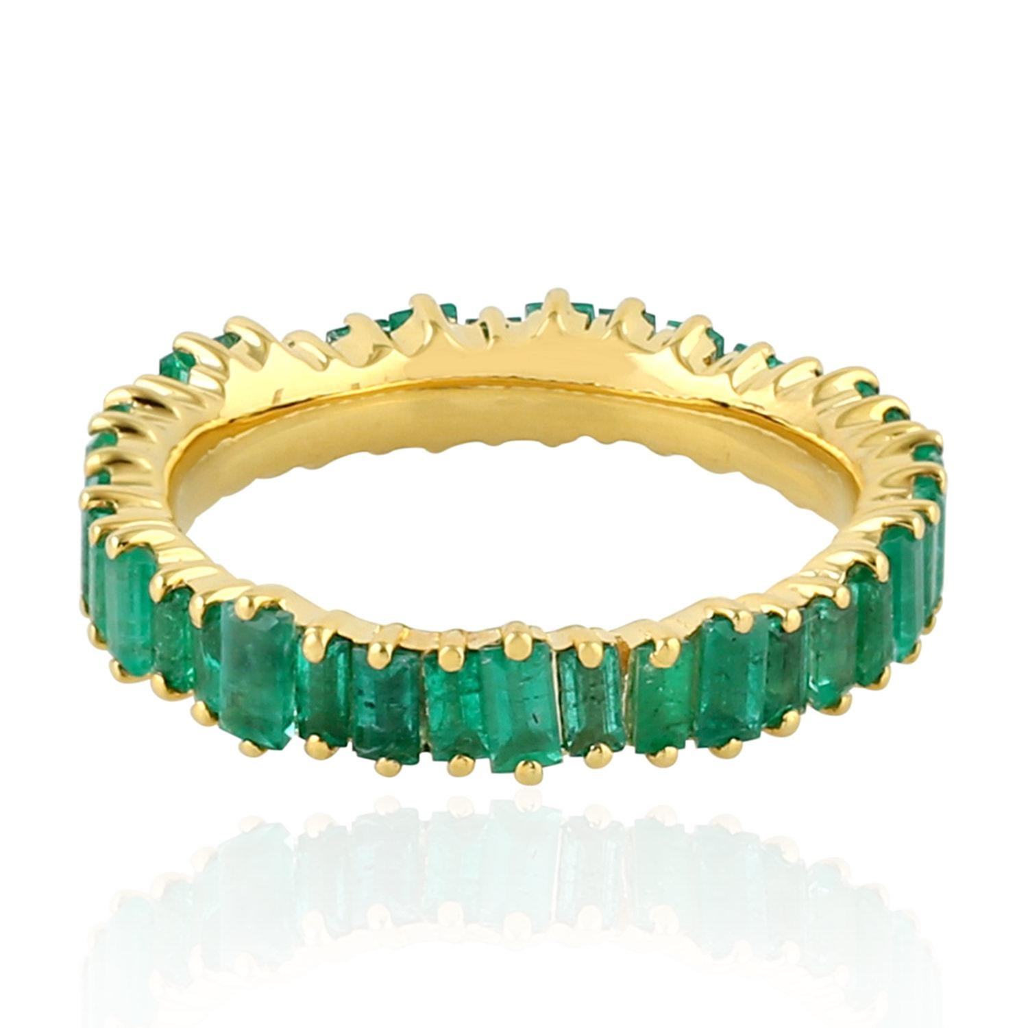 Women's Emerald Eternity Band Ring Made In 18k Yellow Gold For Sale