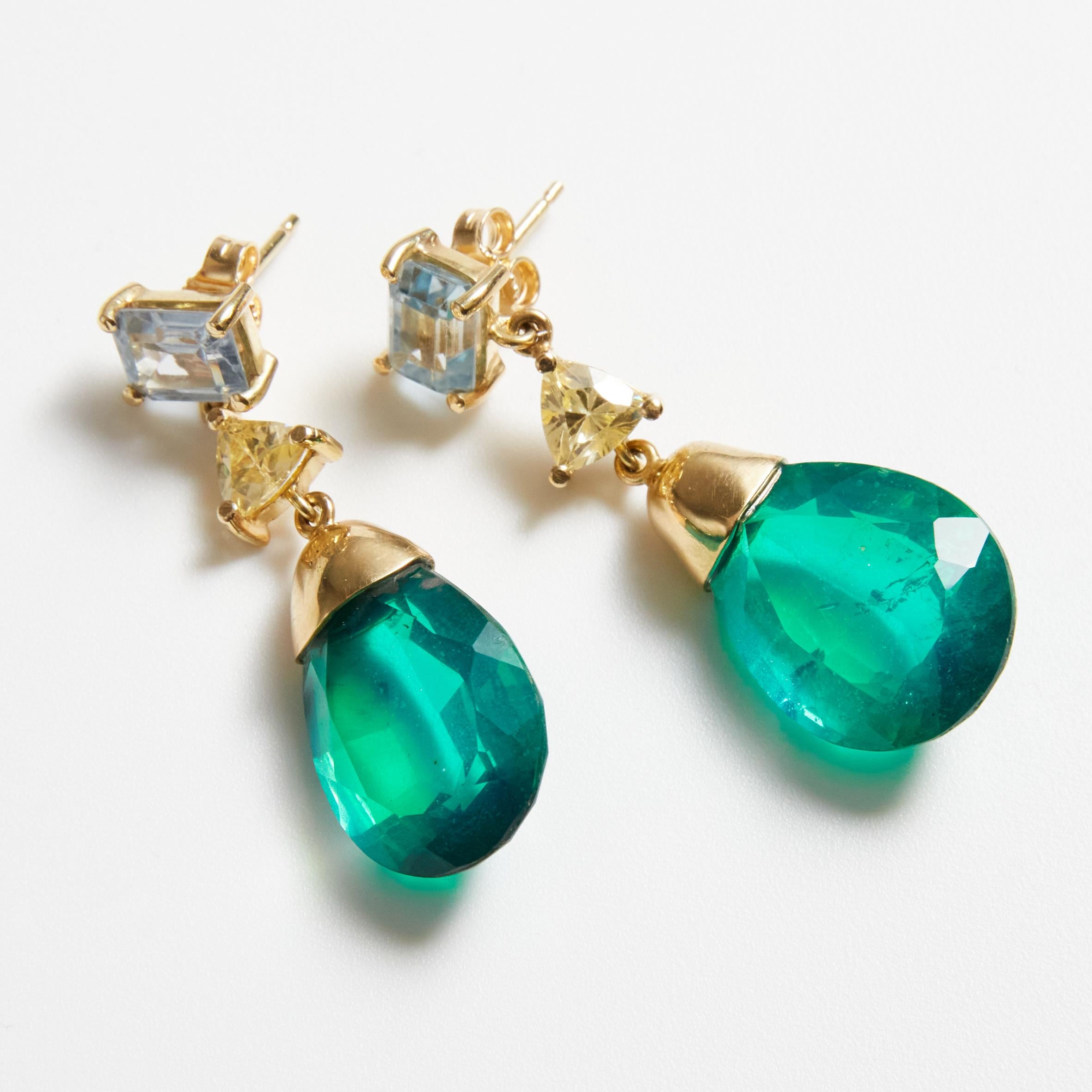 Emerald Faced Drops Yellow Diamond Aquamarine 18 Karat Gold For Sale 2