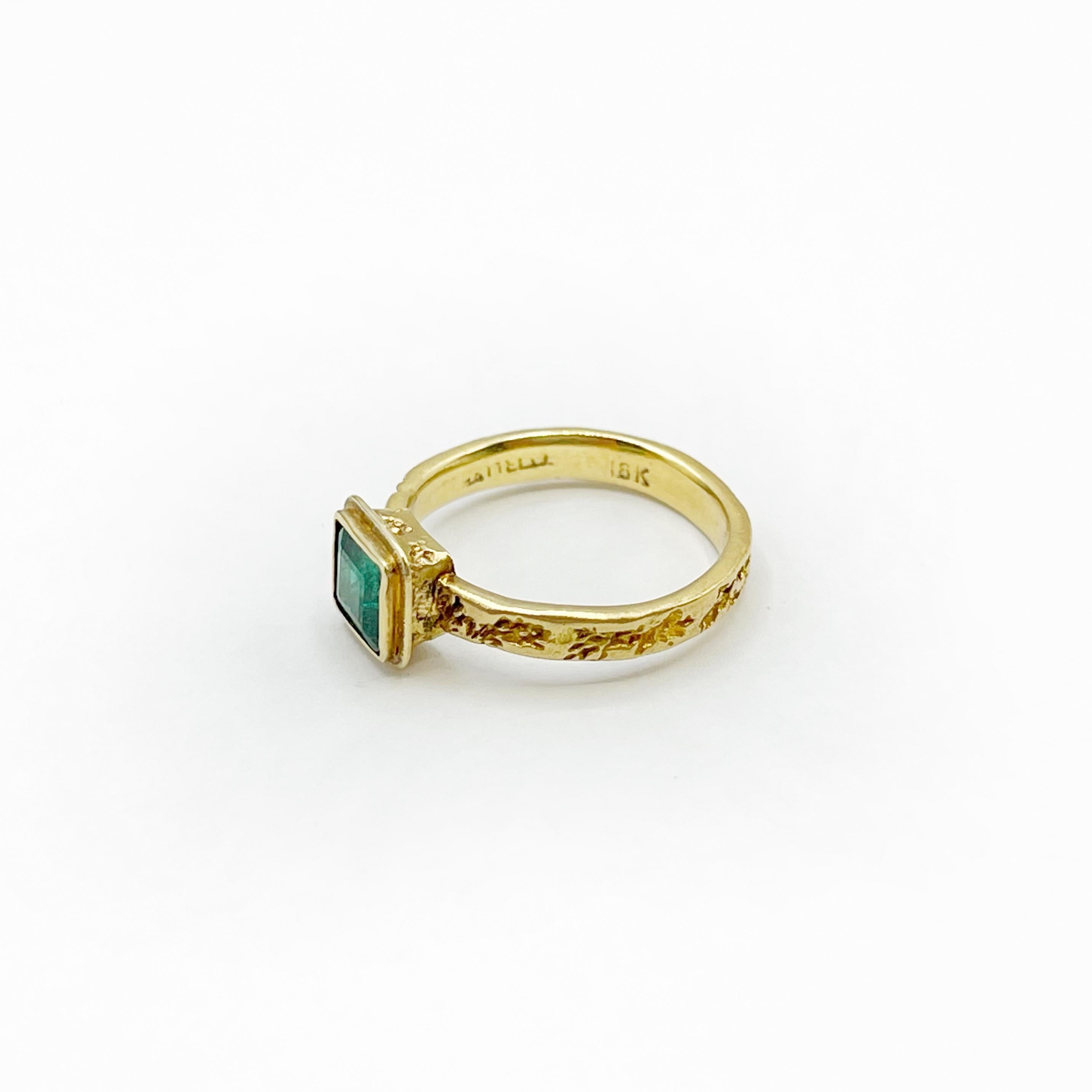 Byzantine Watery Emerald Cut 1.10 Carat set in 18 Karat Gold Ring