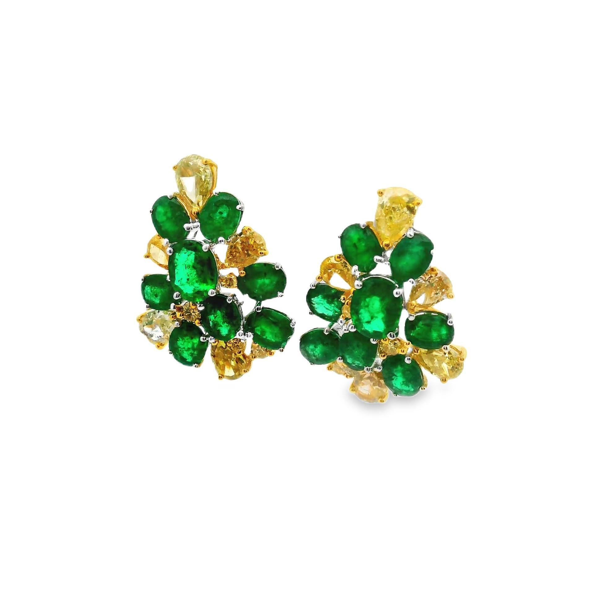 Pendientes Racimo Esmeralda y Diamante Amarillo Fantasía Oro 18k Contemporáneo en venta