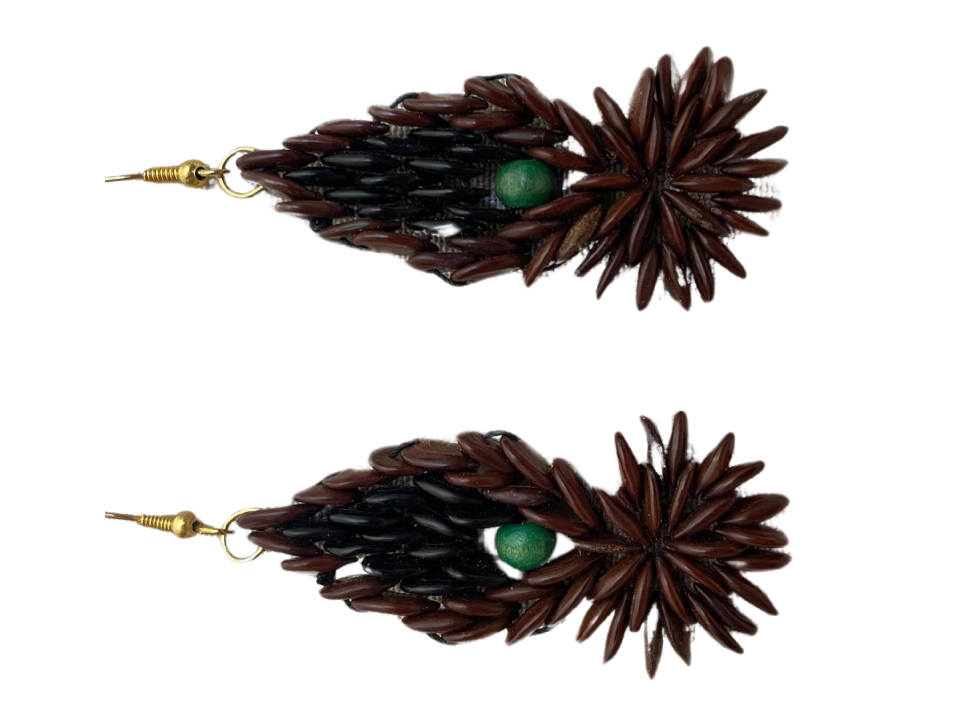 Boucle d'oreille flamme d'émeraude Neuf - En vente à Oxford, MD