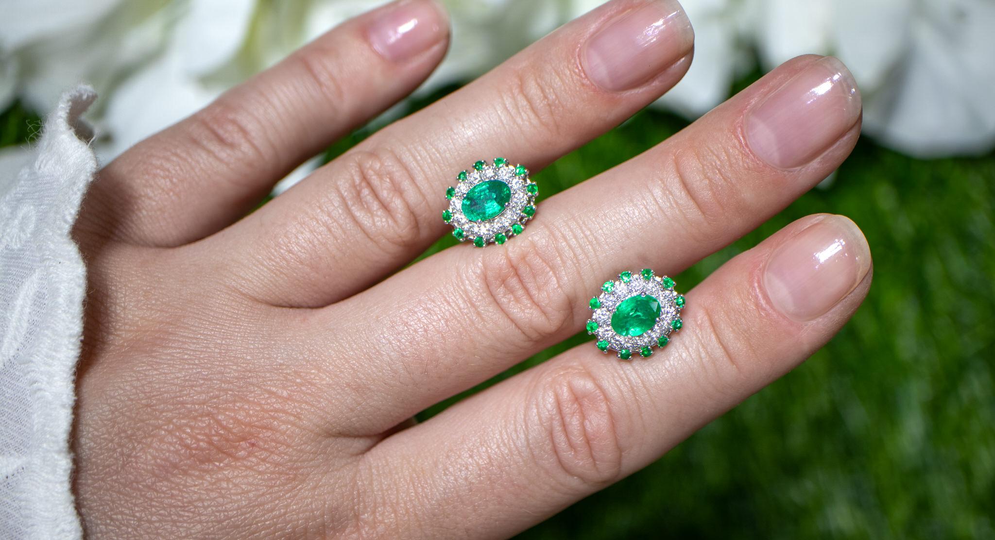 Oval Cut Emerald Flower Earrings With Diamonds 2.49 Carats 18K Gold For Sale