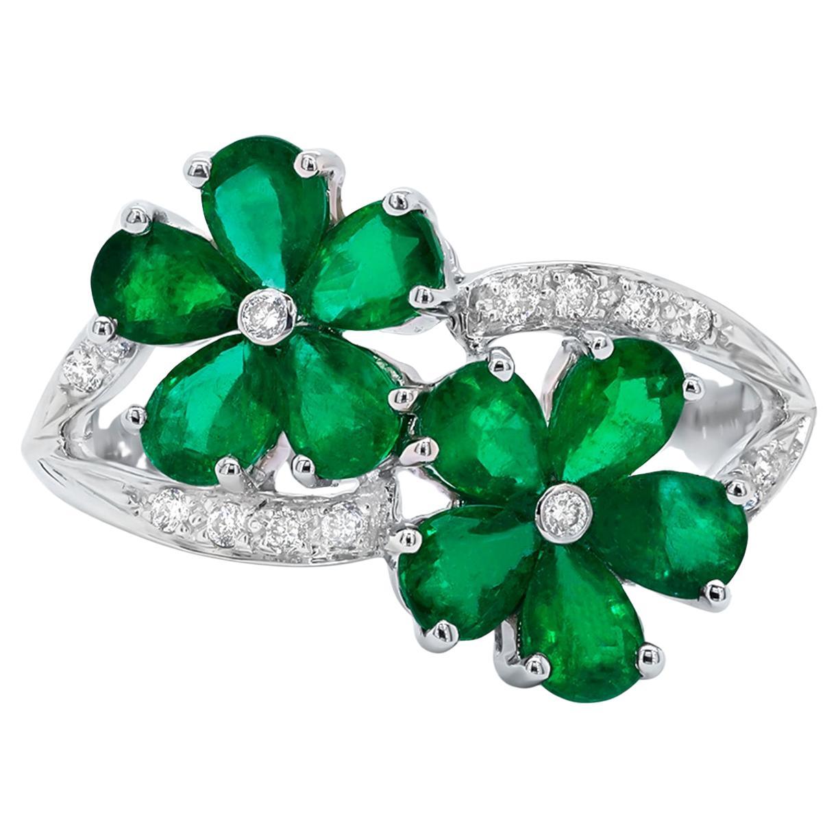 Emerald Flower Ring Diamond Setting 1.42 Carats 18K White Gold For Sale