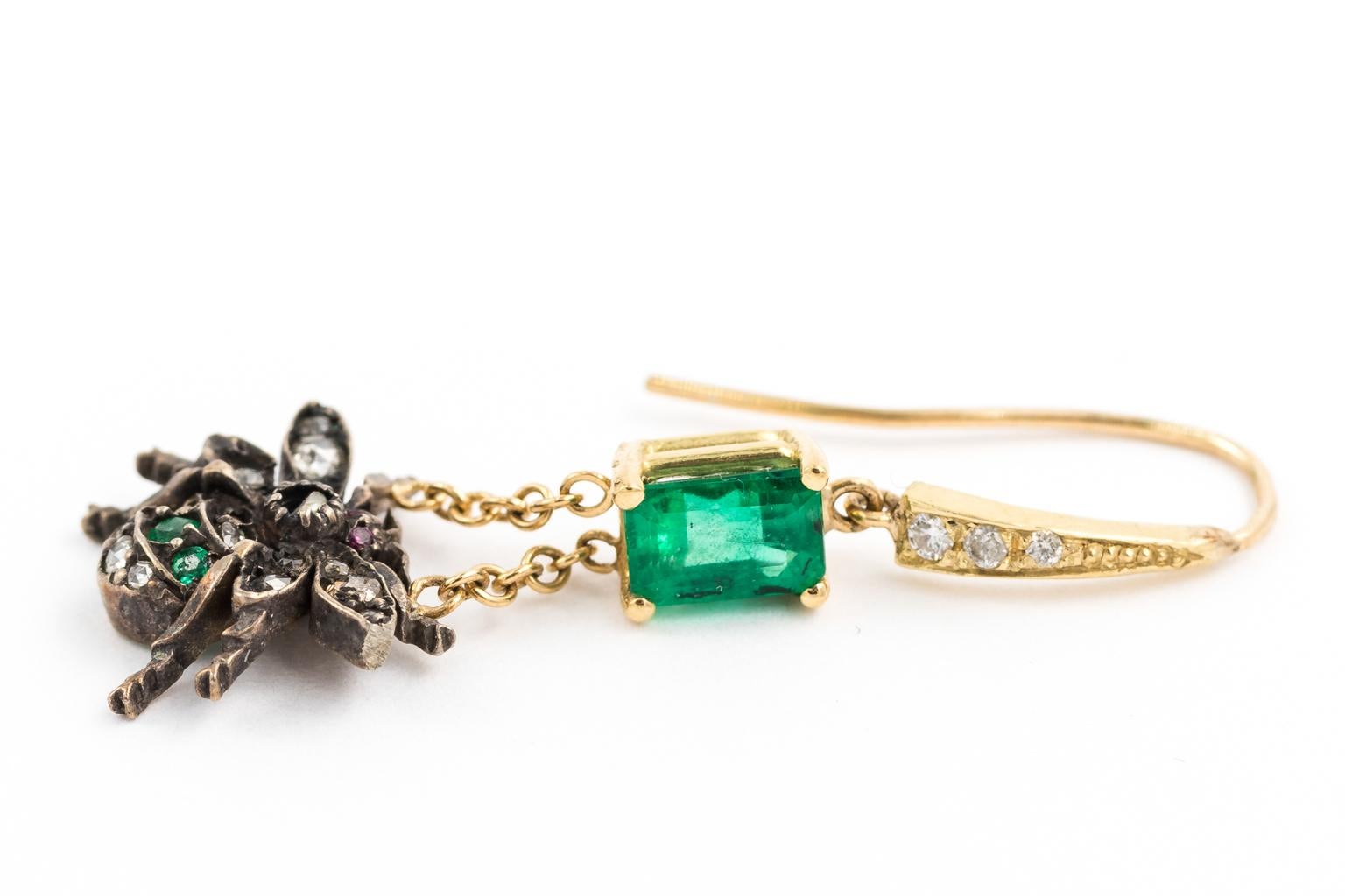 Contemporary Emerald Fly Earrings For Sale