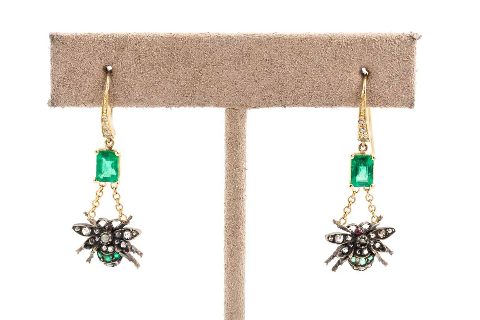 Emerald Fly Earrings For Sale 2