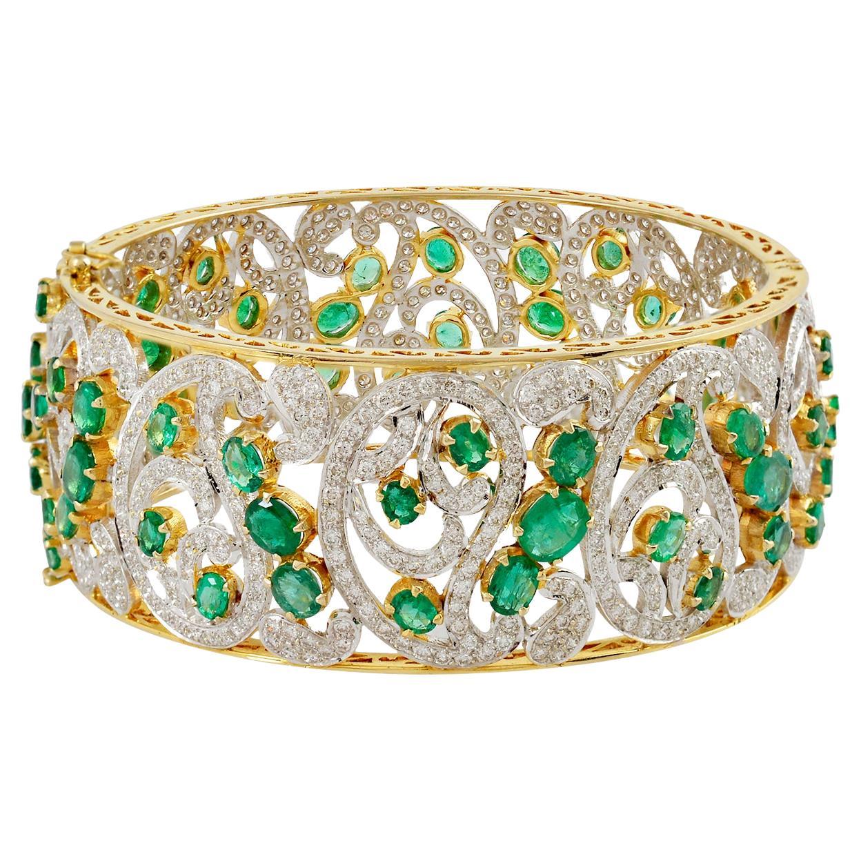 Emerald Gemstone Bangle Diamond Bracelet 18 Karat Yellow Gold Handmade Jewelry