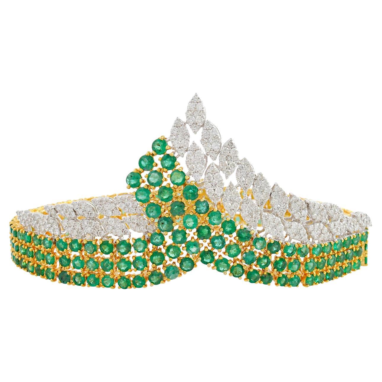 Emerald Gemstone Bracelet Diamond 18 Karat Yellow Gold Handmade Fine Jewelry