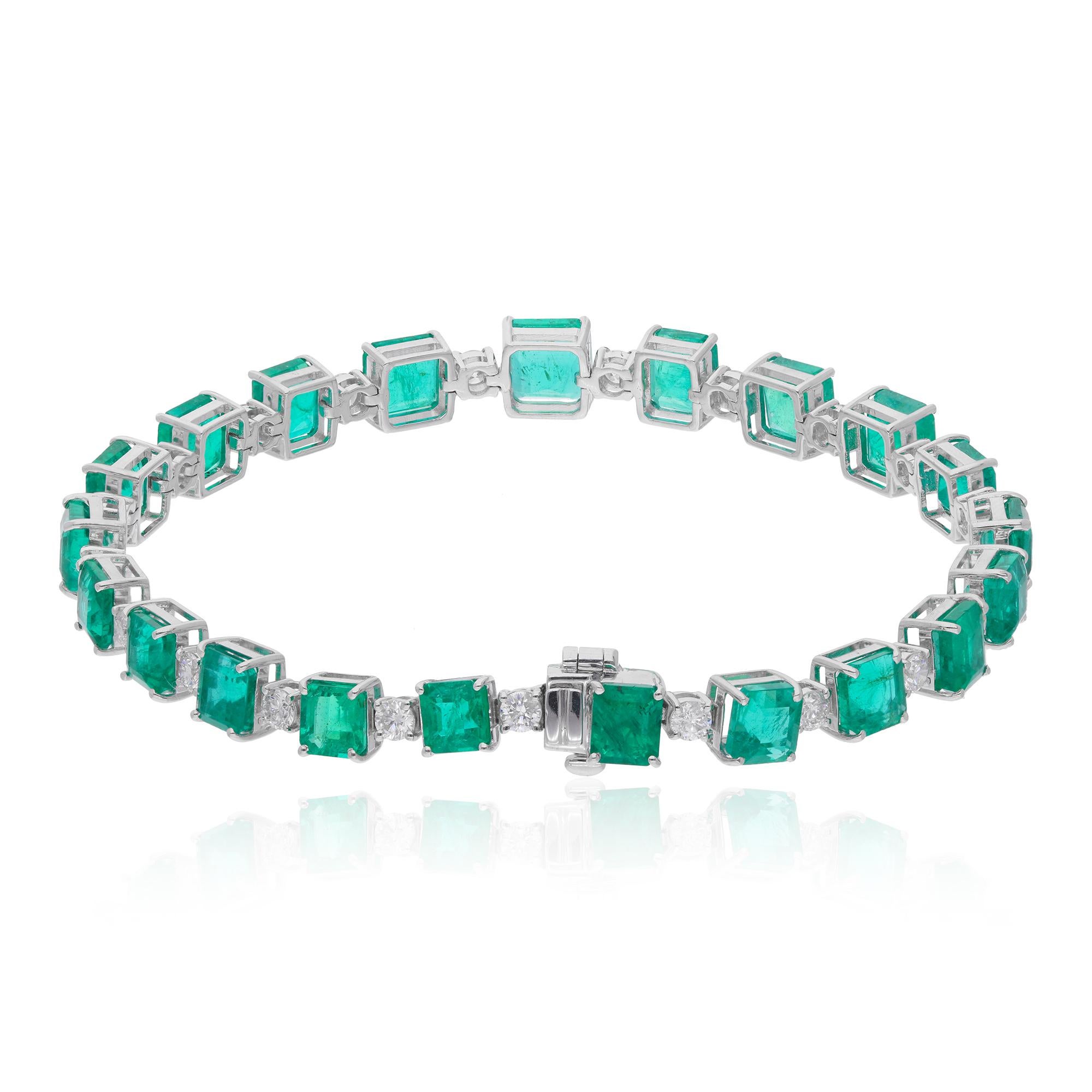 Modern Emerald Gemstone Bracelet Round Diamond 18 Karat White Gold Handmade Jewelry For Sale