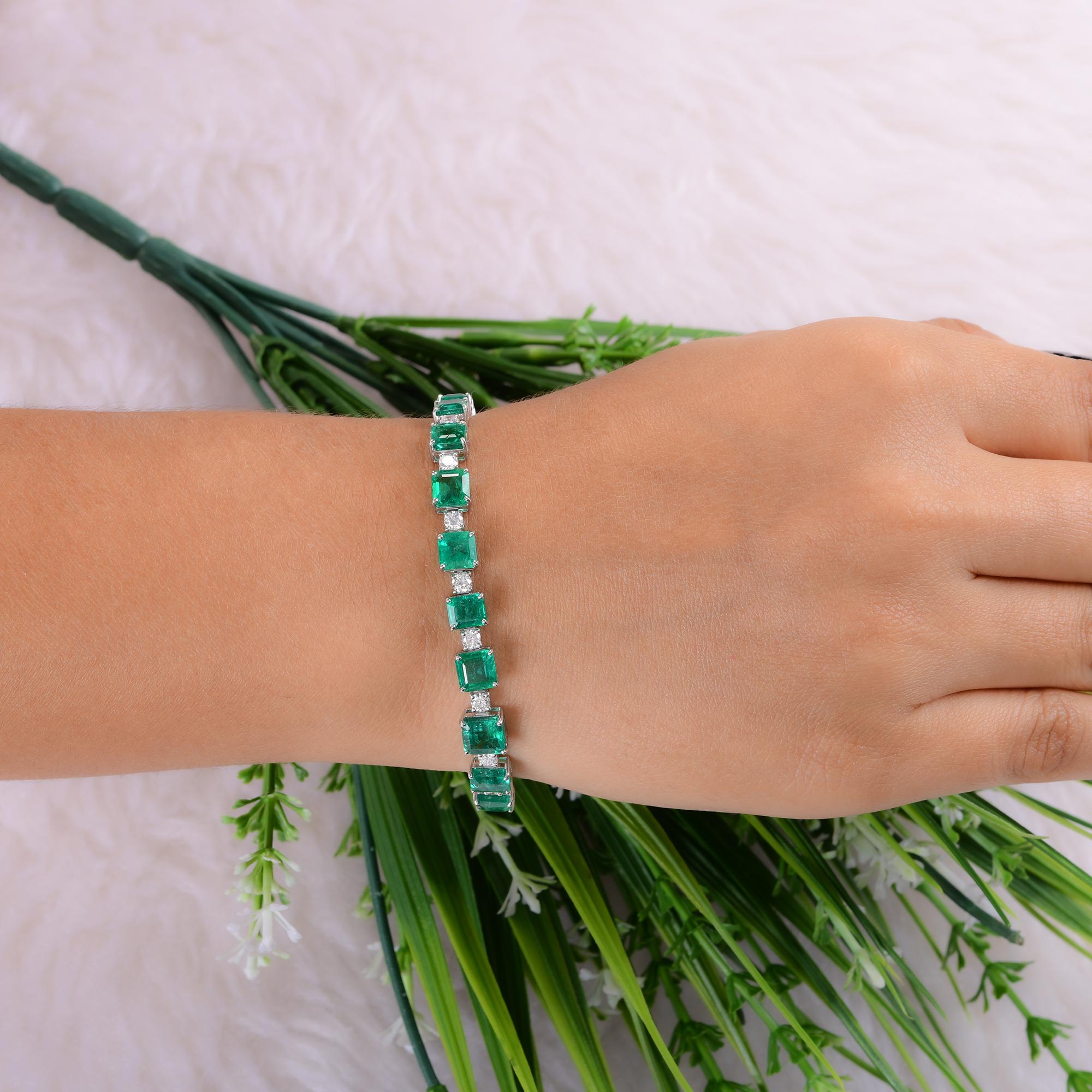 Women's Emerald Gemstone Bracelet Round Diamond 18 Karat White Gold Handmade Jewelry For Sale