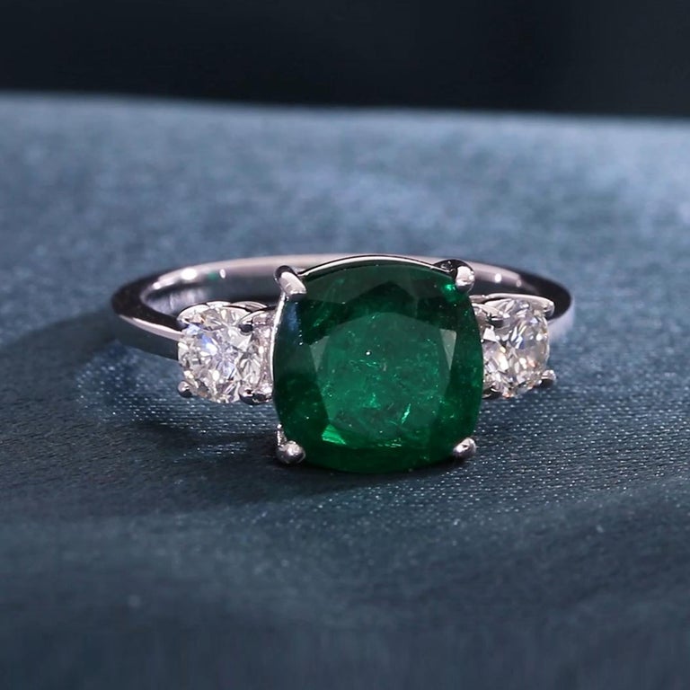 For Sale:  Emerald Gemstone Cocktail Ring Diamond 18 Karat White Gold Handmade Fine Jewelry 4