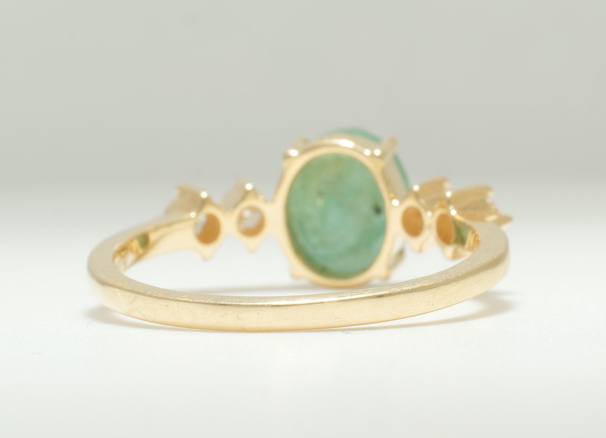 Anello di fidanzamento con diamante e pietra smeraldo in oro massiccio 14K (certificato) in vendita 2