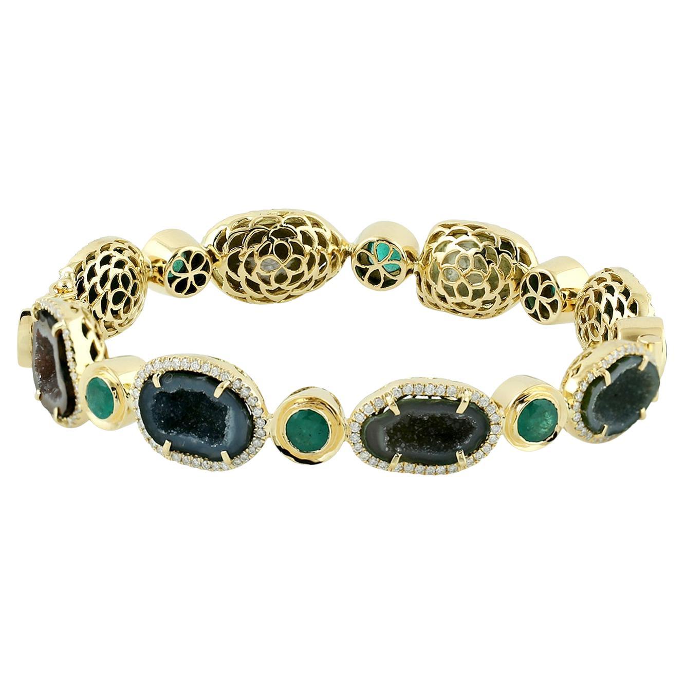 Emerald & Geode Bracelet with Pave Diamonds Made in 18k Yellow Gold For Sale