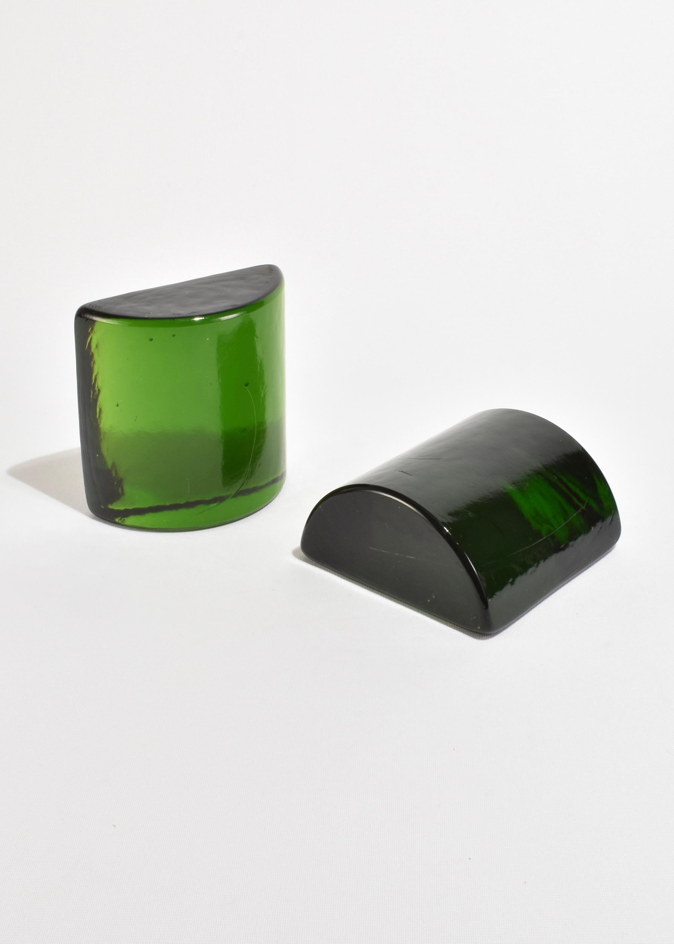 Emerald Glass Bookends In Good Condition In Richmond, VA
