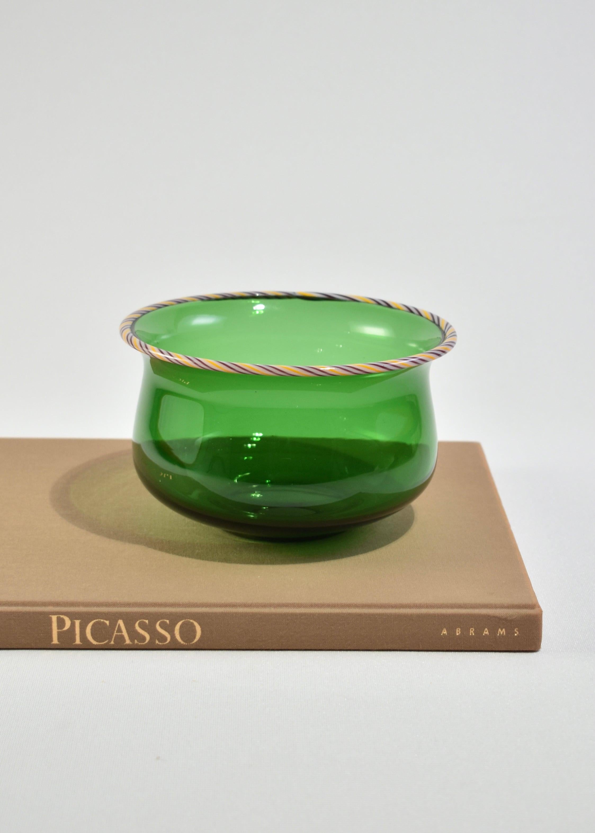 Emerald Glass Bowl In Good Condition In Richmond, VA