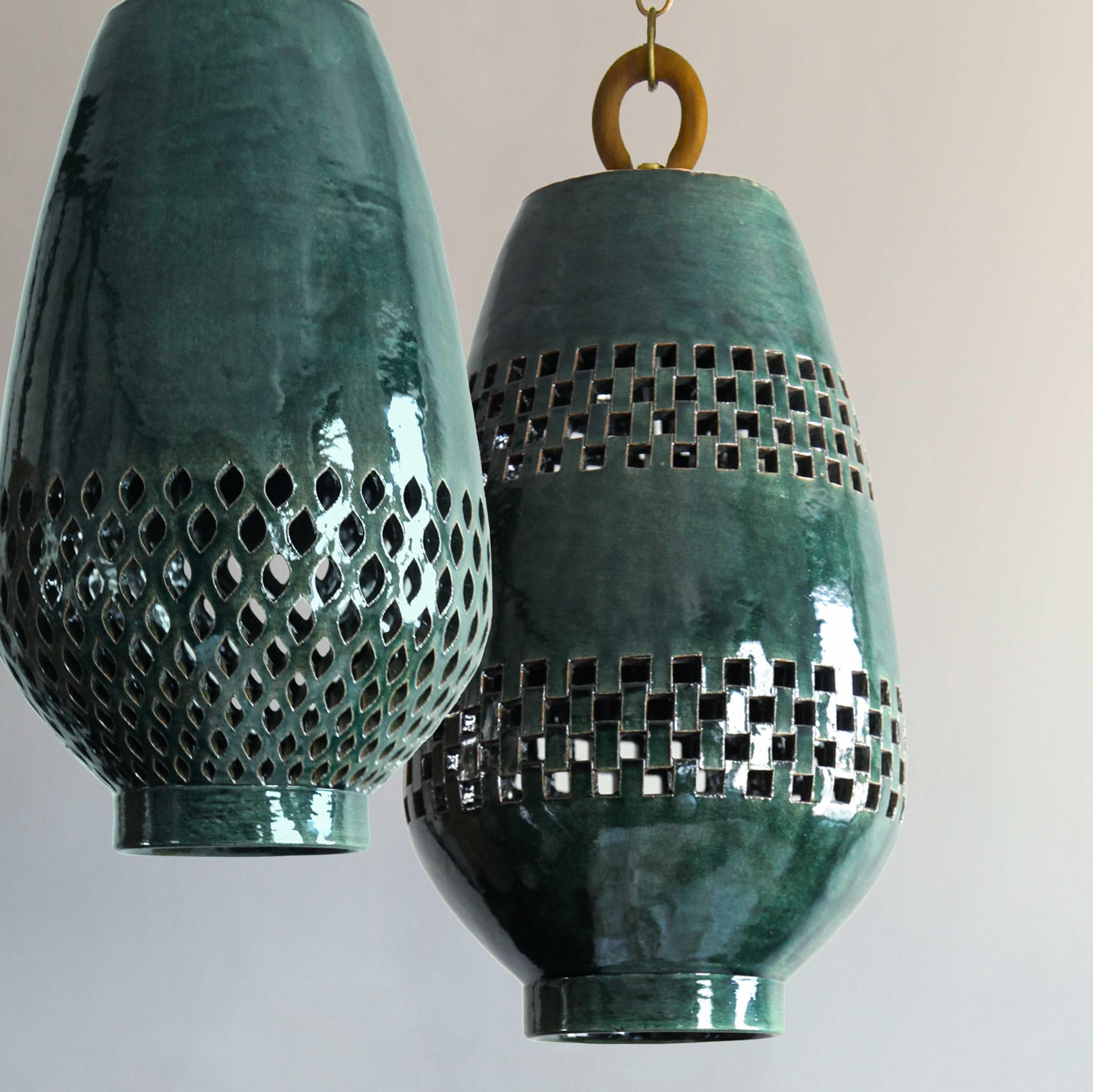 Mid-Century Modern Large Emerald Ceramic Pendant Light, Natural Brass, Diamantes Atzompa Collection For Sale