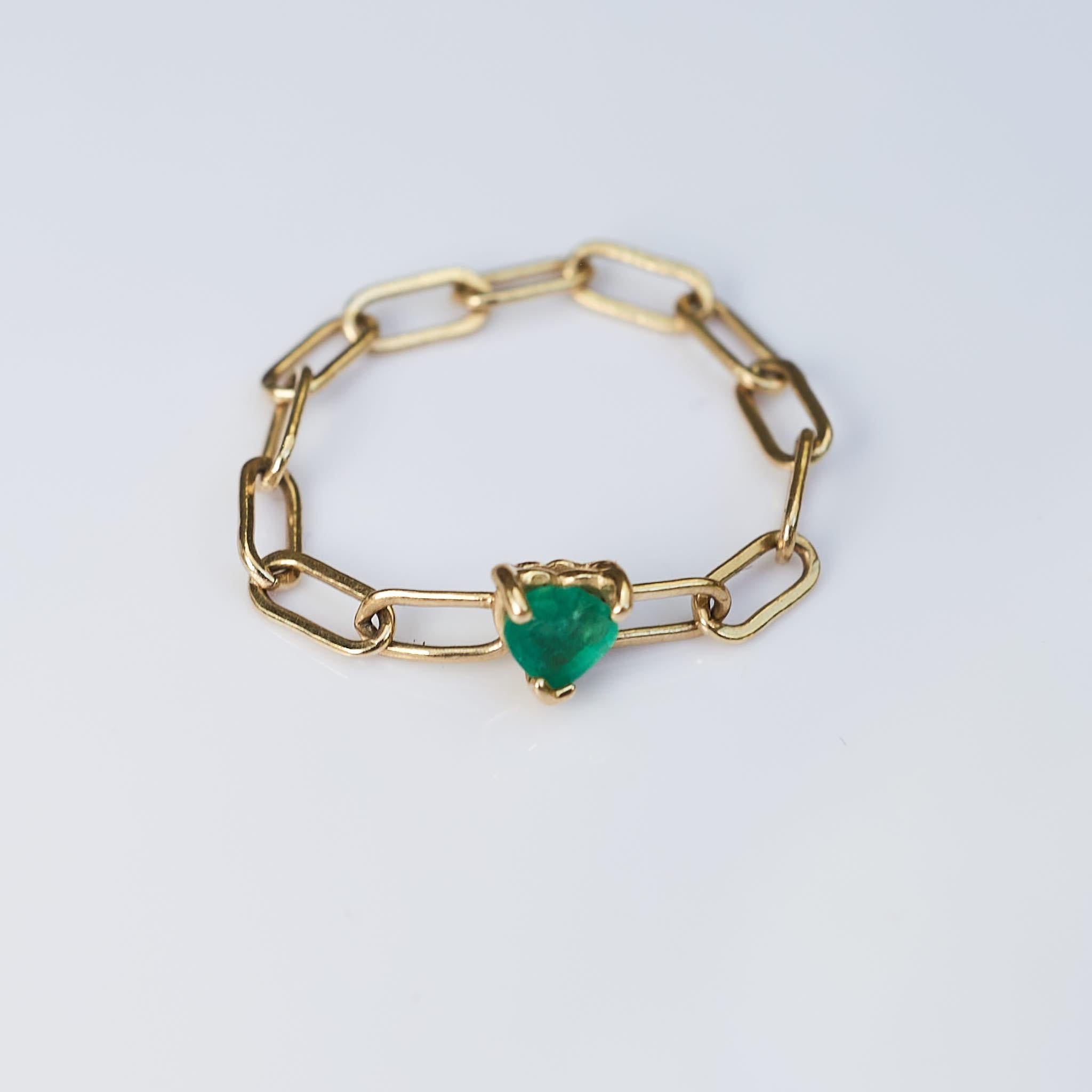 Contemporary Emerald Gold Chain Ring Heart 14K Stackable J Dauphin For Sale